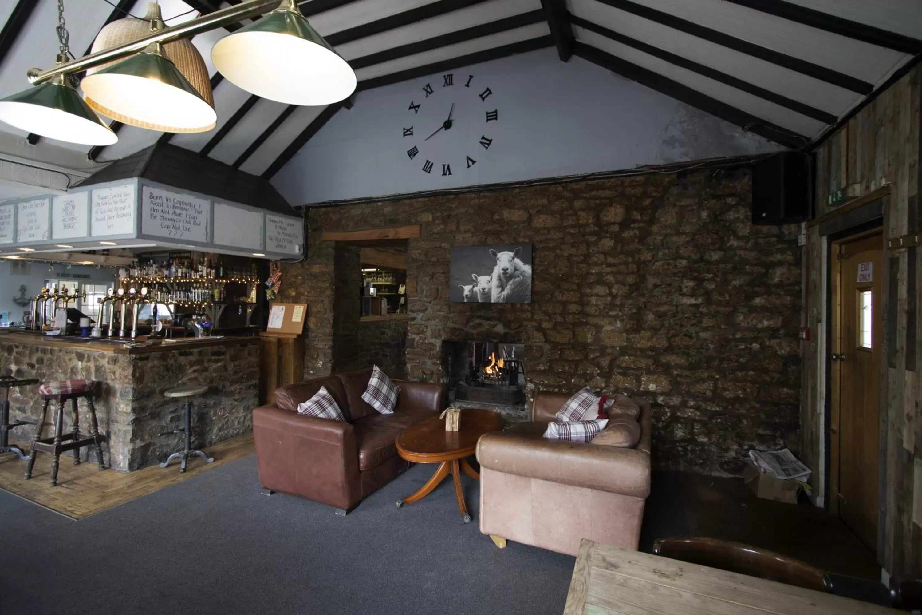 Lounge or bar in parsonage farm inn