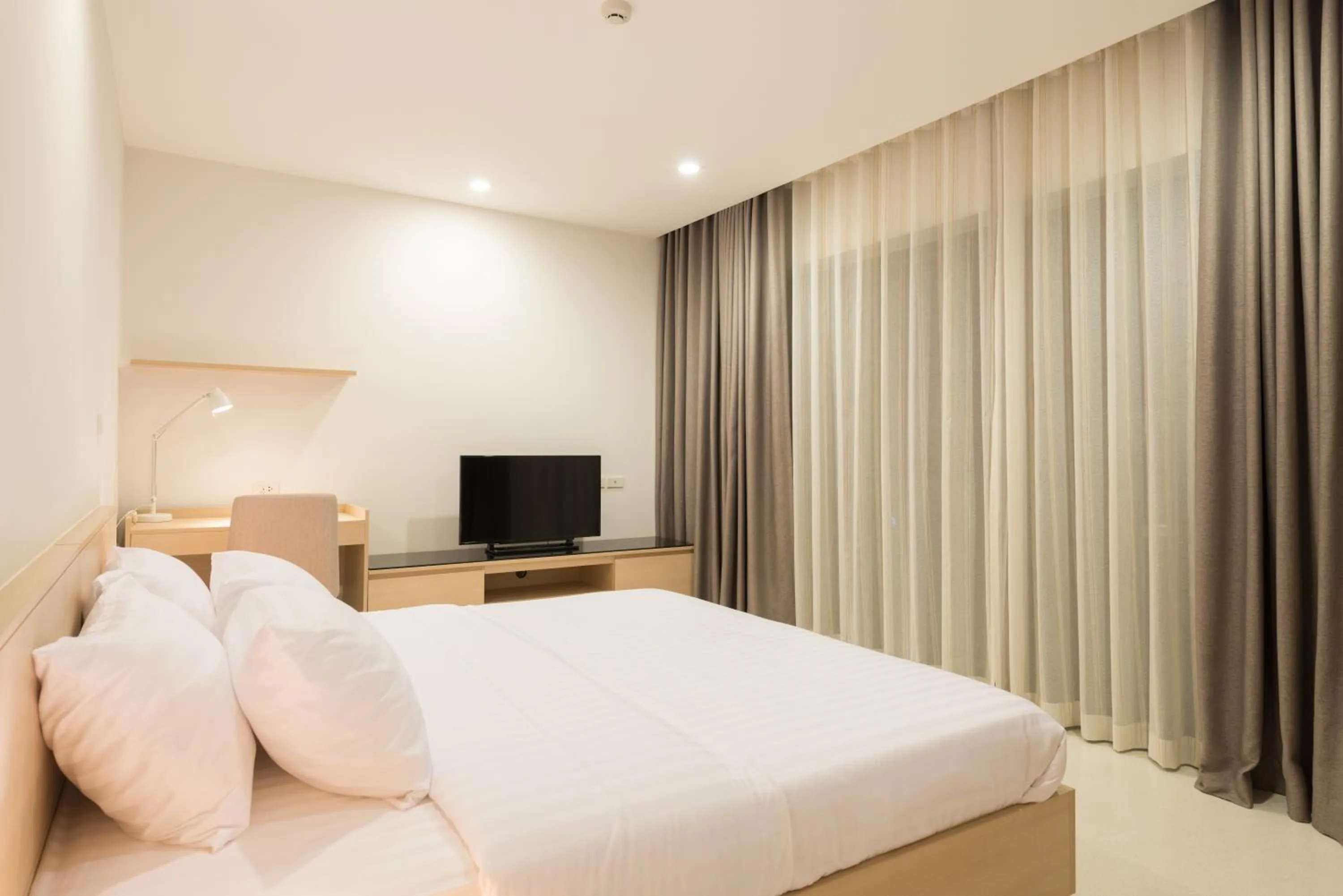 Photo of the whole room, Bed in The Silver Palm Wellness Resort