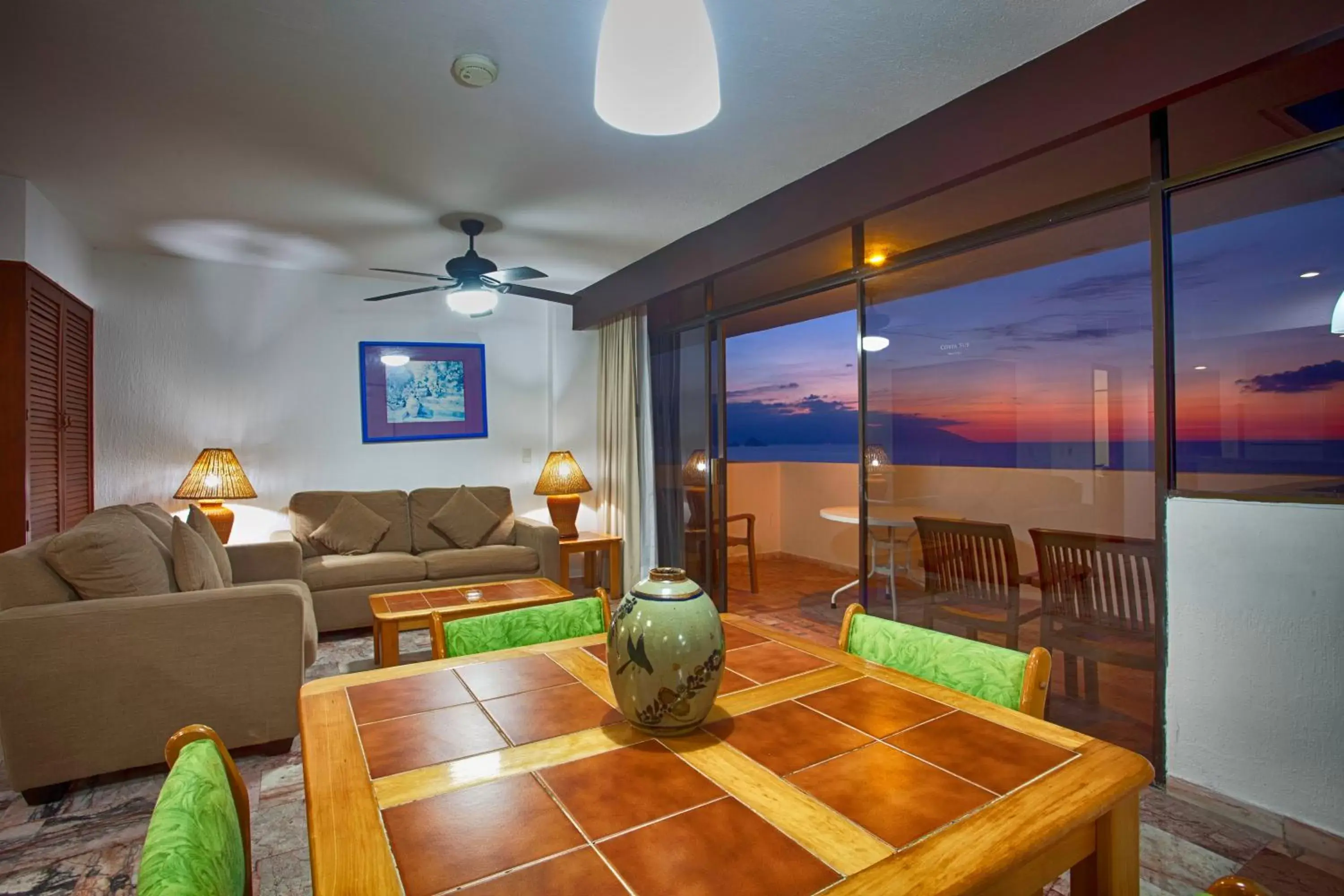 Seating area, Lounge/Bar in Costa Sur Resort & Spa