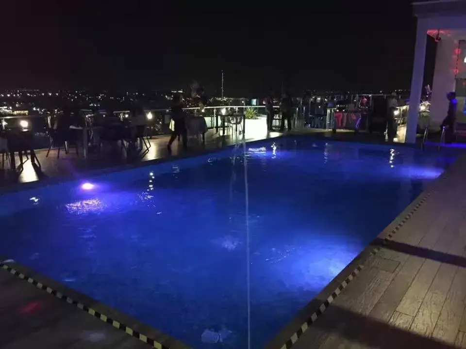 Lounge or bar, Swimming Pool in Amerin Hotel Johor Bahru