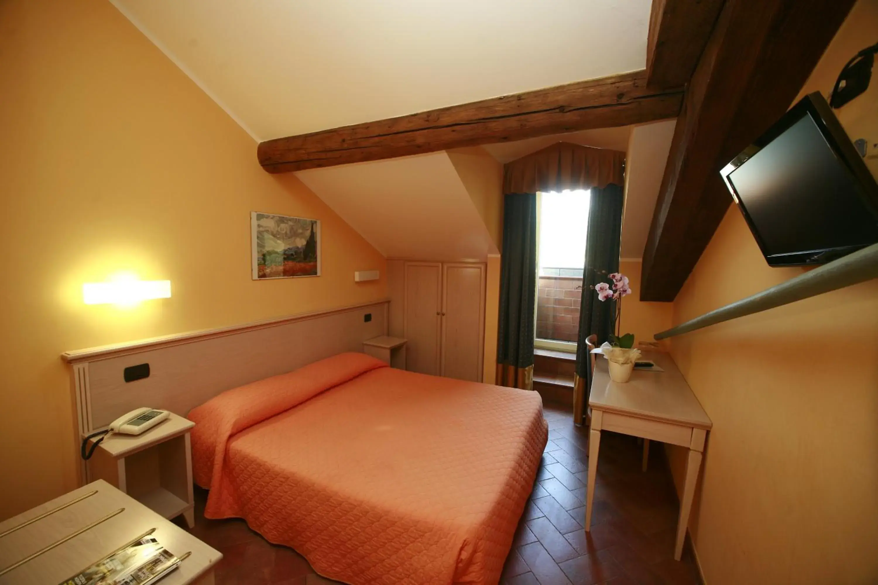 Photo of the whole room, Bed in Hotel Excelsior Splendide Photo of the whole room, Bed in Hotel Excelsior Splendide