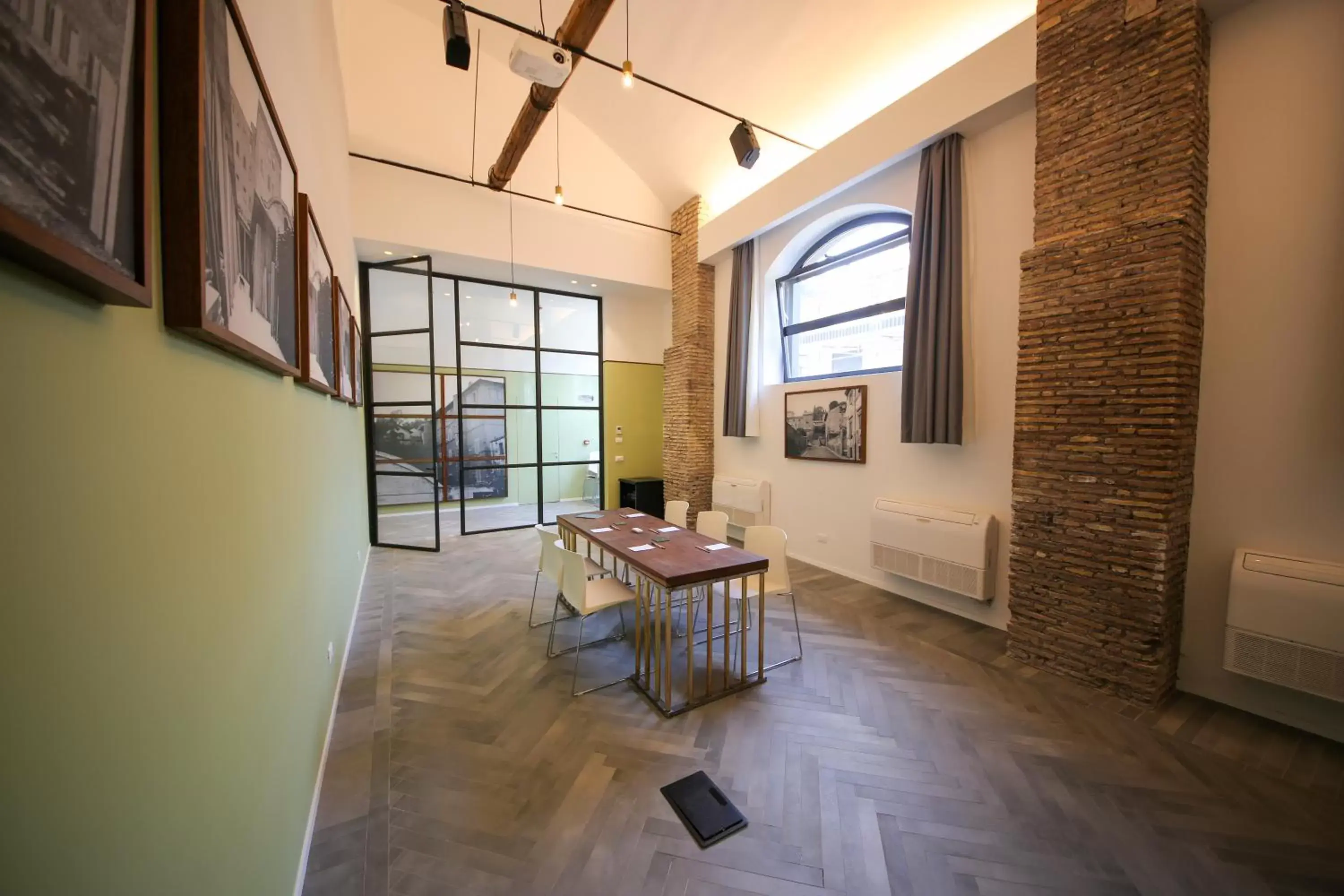 Business facilities, Dining Area in Old Town Home Trastevere