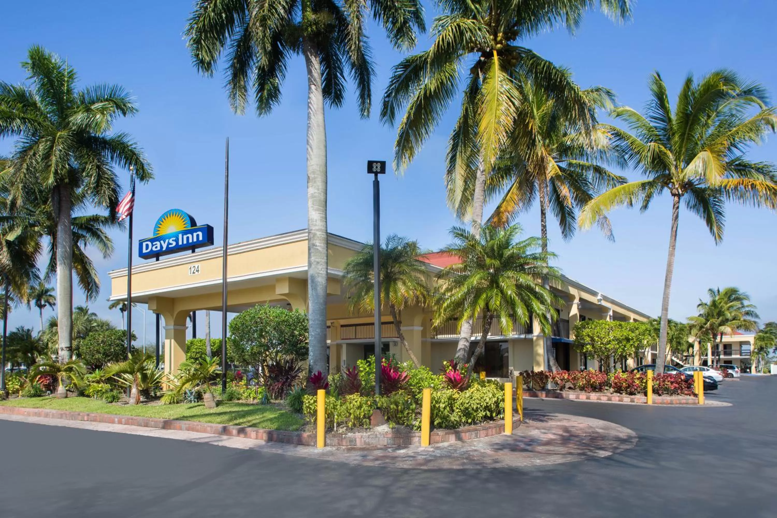 Property building in Days Inn by Wyndham Florida City