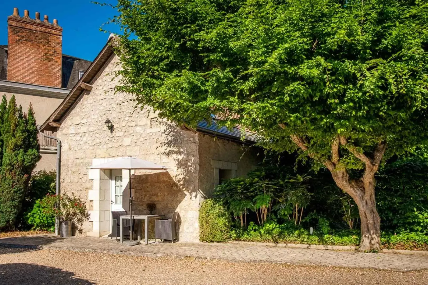 Garden, Property Building in Le Pavillon des Lys - Hôtel Particulier