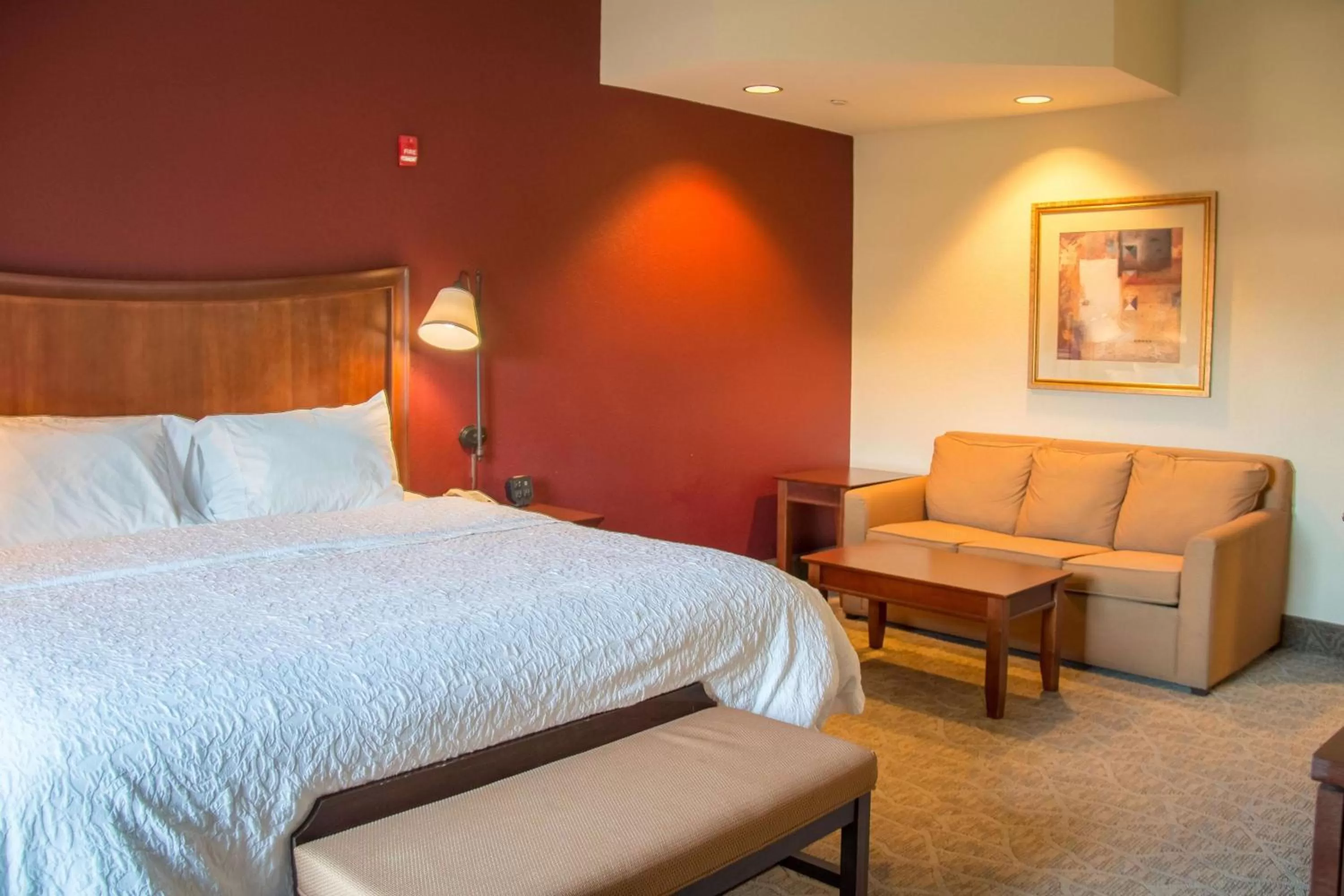 Bed in Hampton Inn Murphy