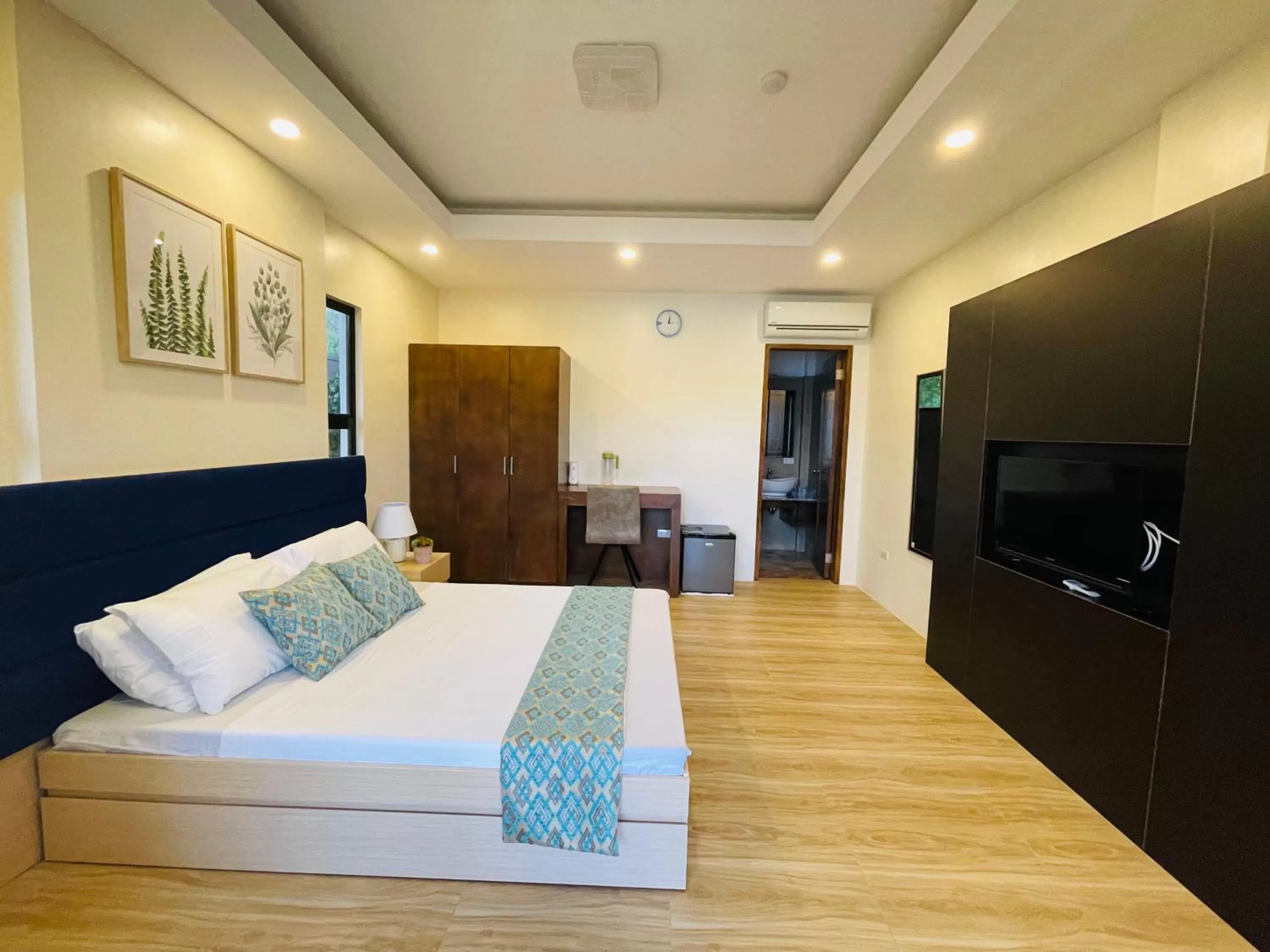 Bed in FIG Sunset View Resort