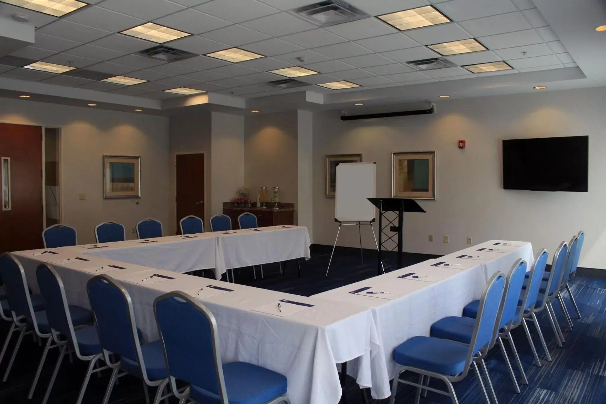 Meeting/conference room in Holiday Inn Express Leland - Wilmington Area, an IHG Hotel
