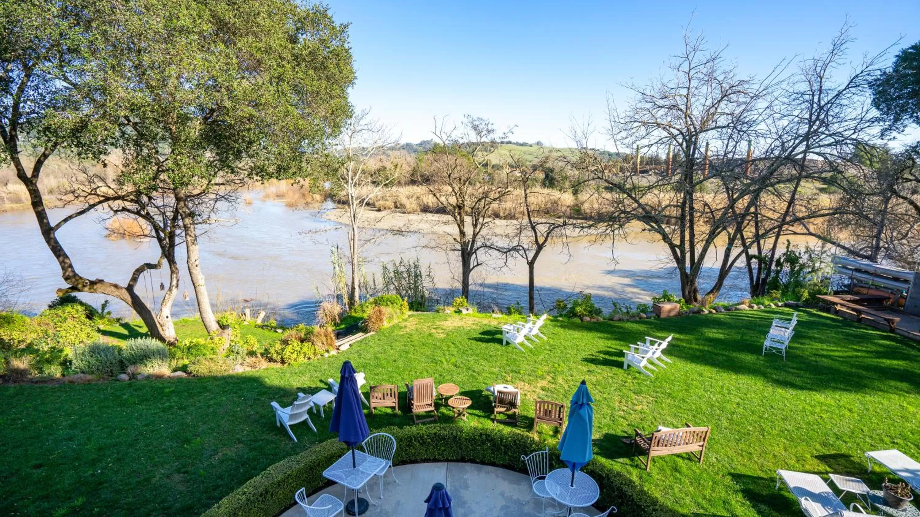 Garden view, Garden in The River Belle Inn
