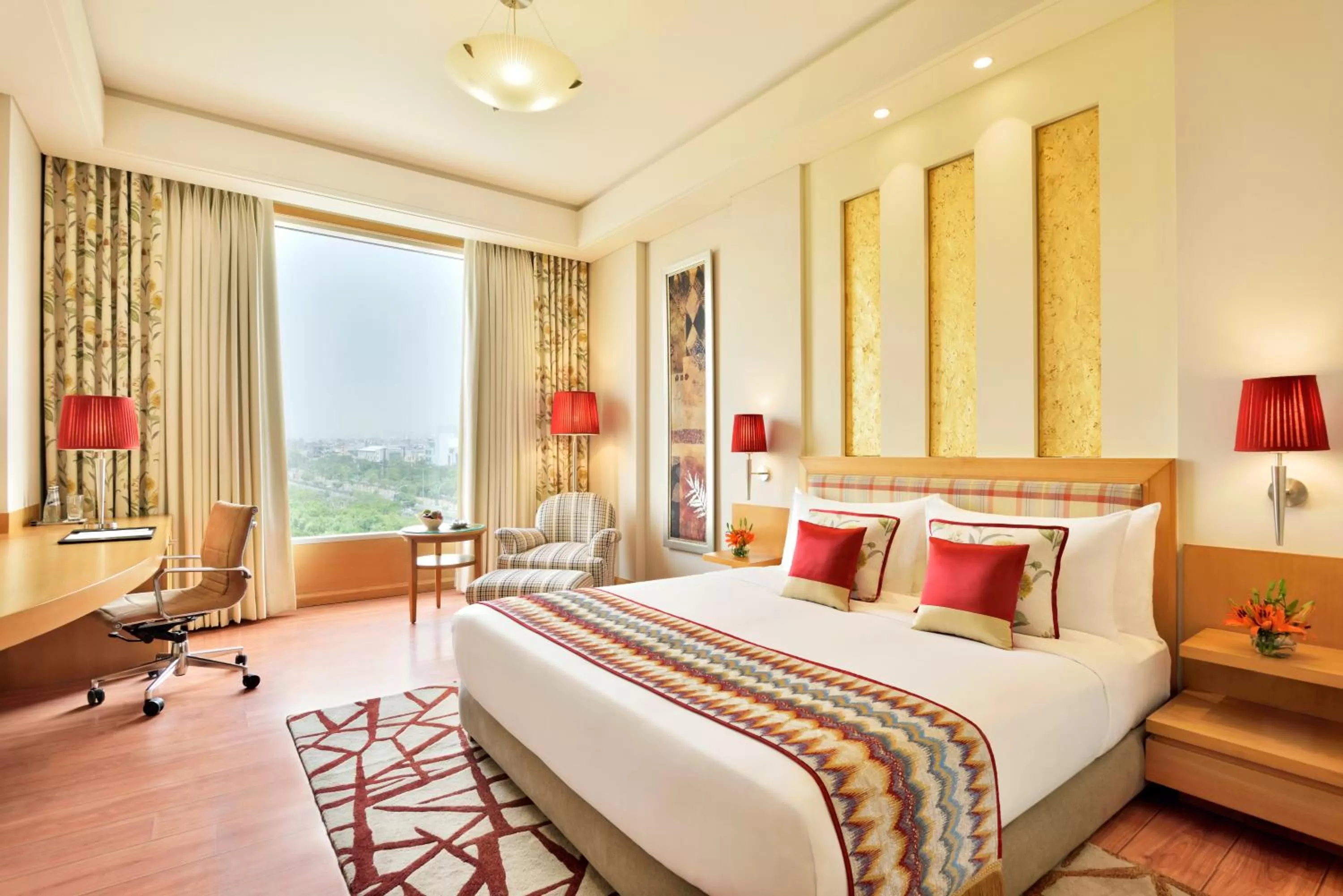 Bedroom, Bed in Radisson Noida