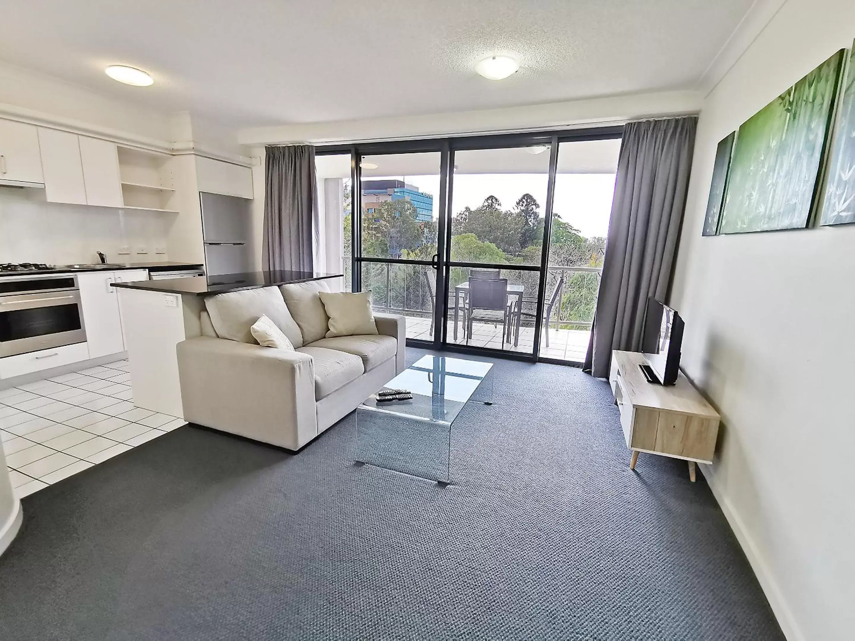 Living room, Seating Area in Inn on the Park Apartments