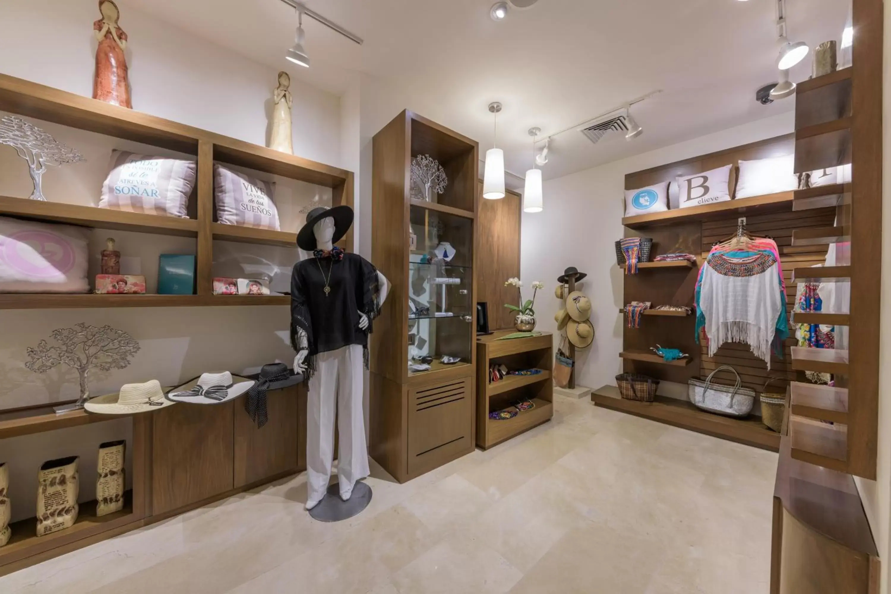 On-site shops in Grand Miramar All Luxury Suites & Residences