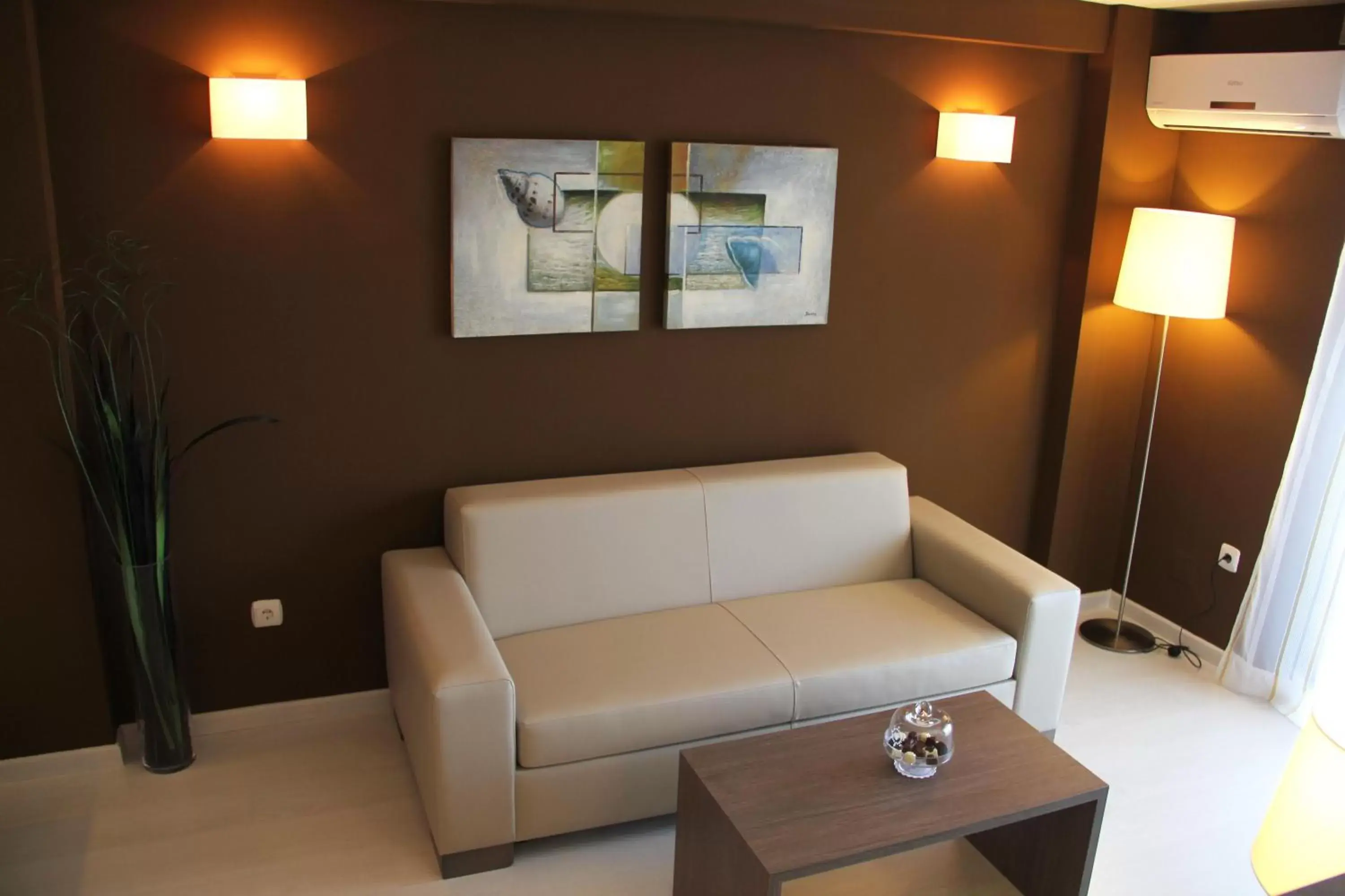 Photo of the whole room, Seating Area in Hotel Playas de Torrevieja