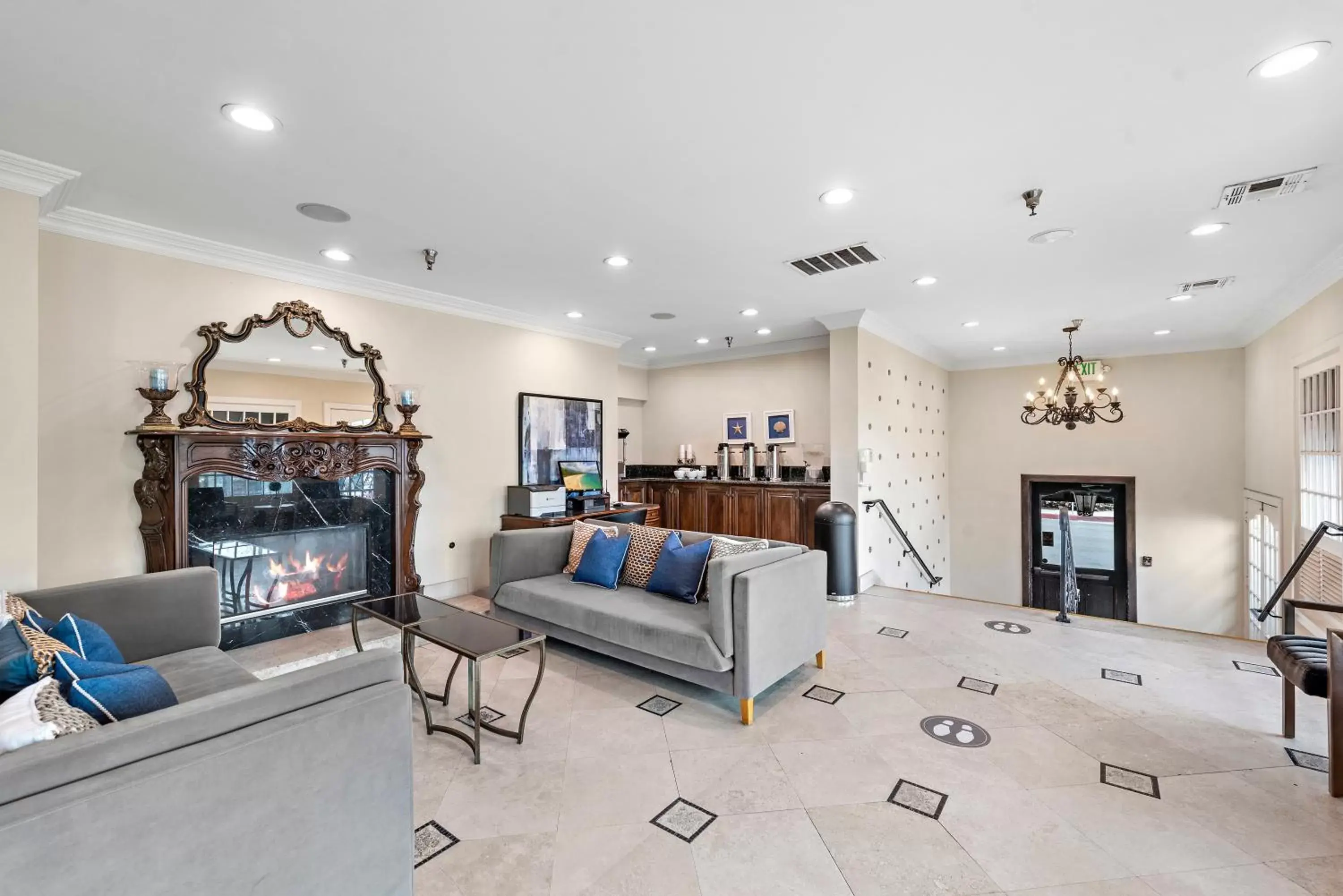 Lobby or reception in 14 West Hotel Laguna Beach Lobby or reception in 14 West Hotel Laguna Beach