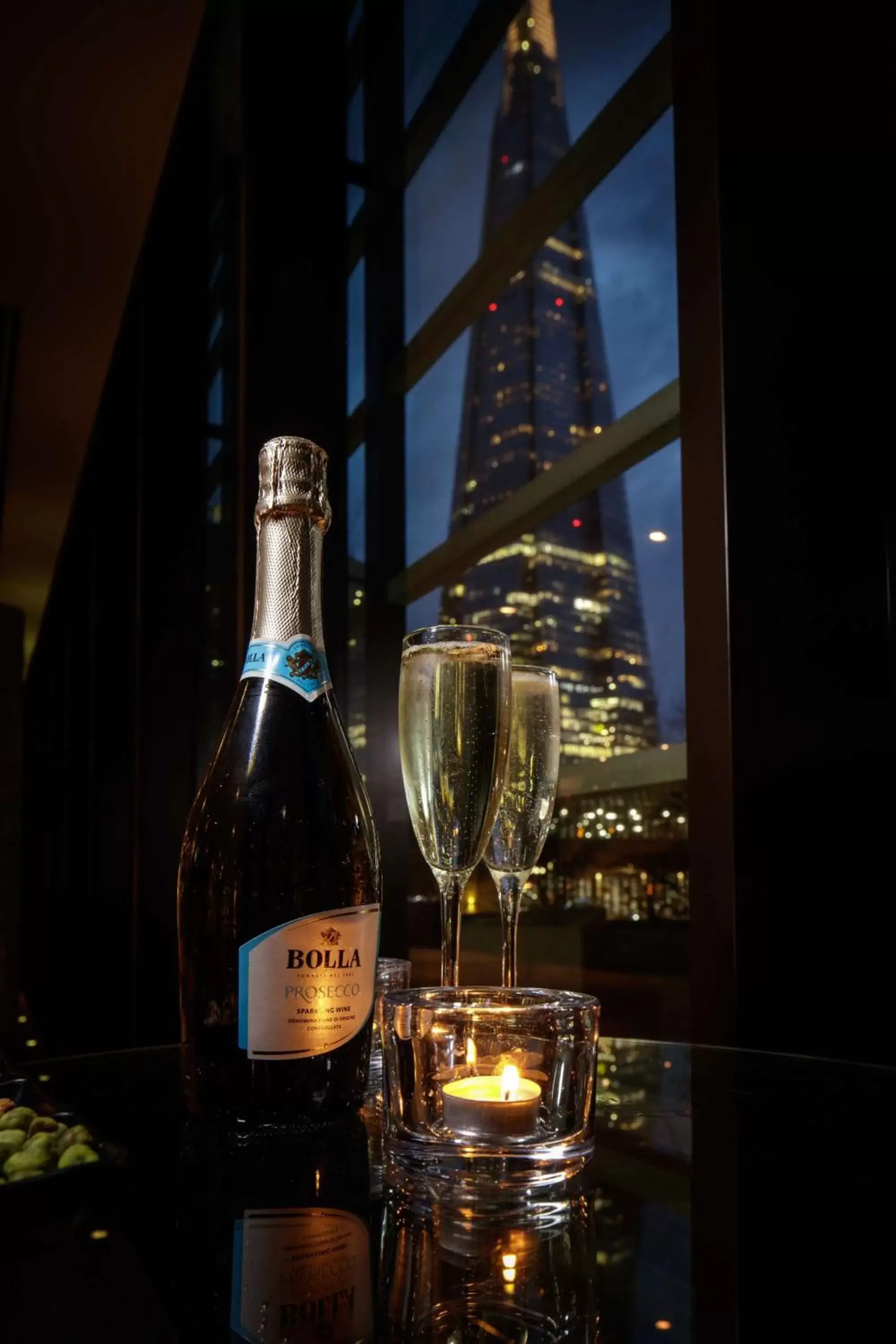 Lounge or bar, Drinks in Hilton London Tower Bridge