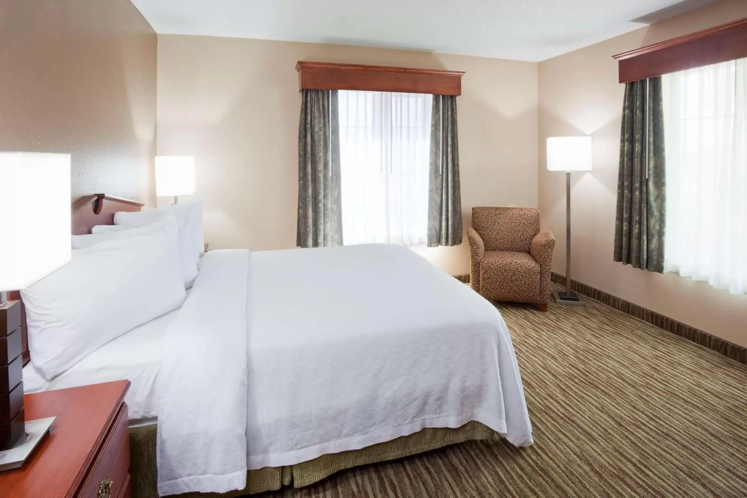 Bed in GrandStay Residential Suites Hotel Faribault