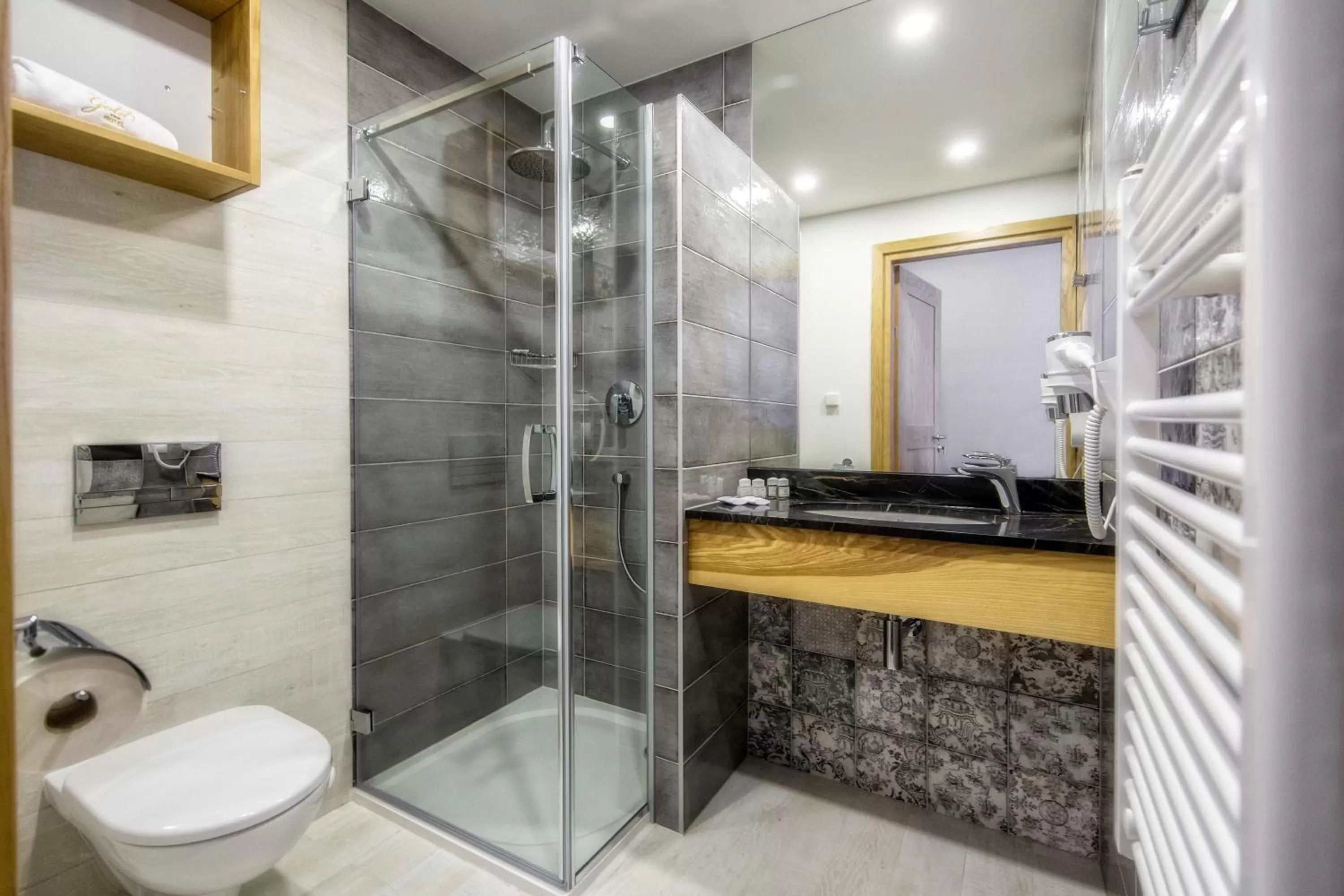 Deluxe Double Room with Balcony in Gold Hotel