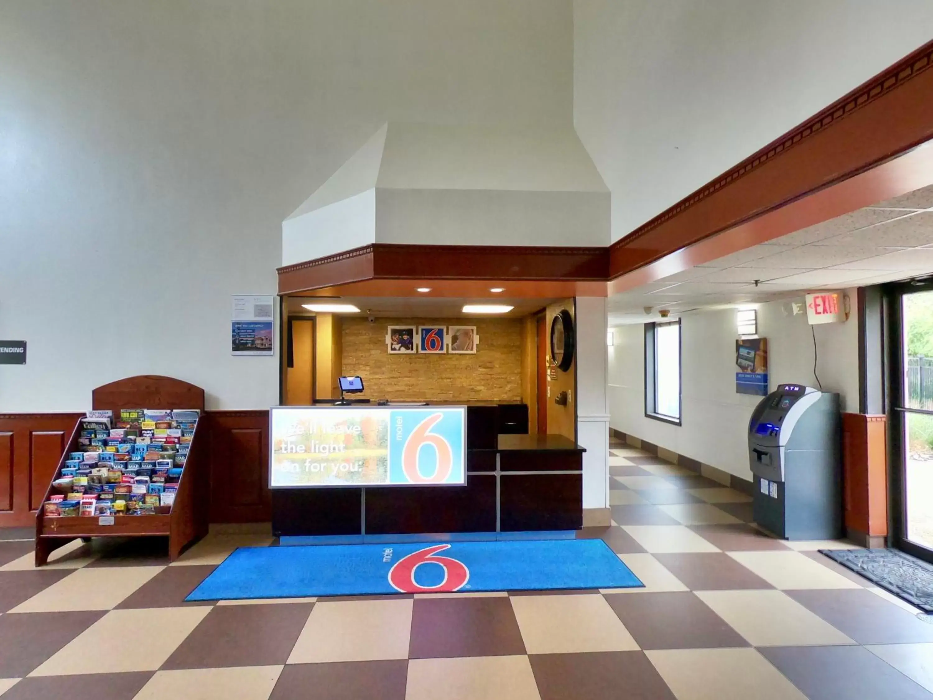 Lobby or reception in Motel 6-Levittown, PA - Bensalem