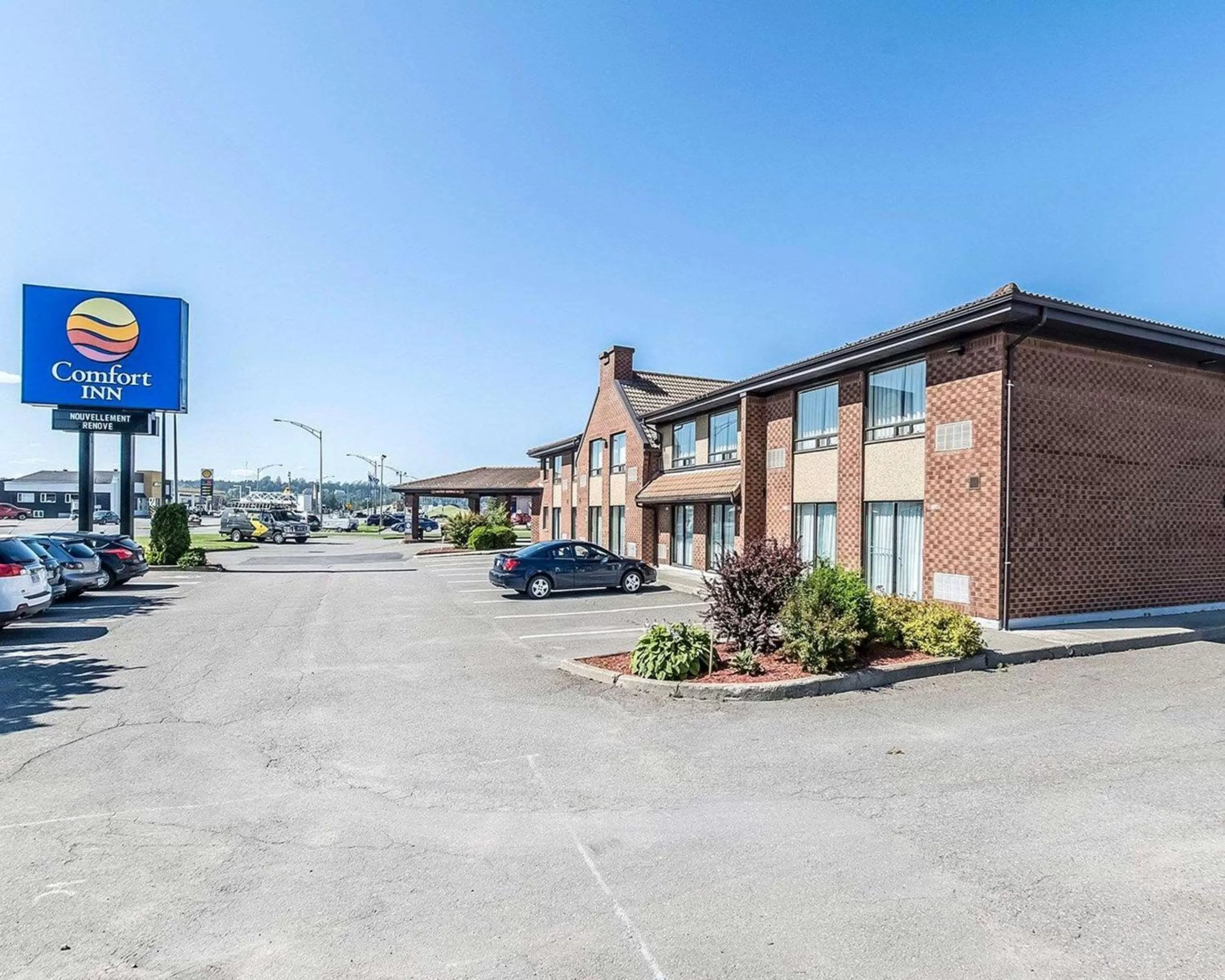 Property building in Comfort Inn Riviere-du-Loup