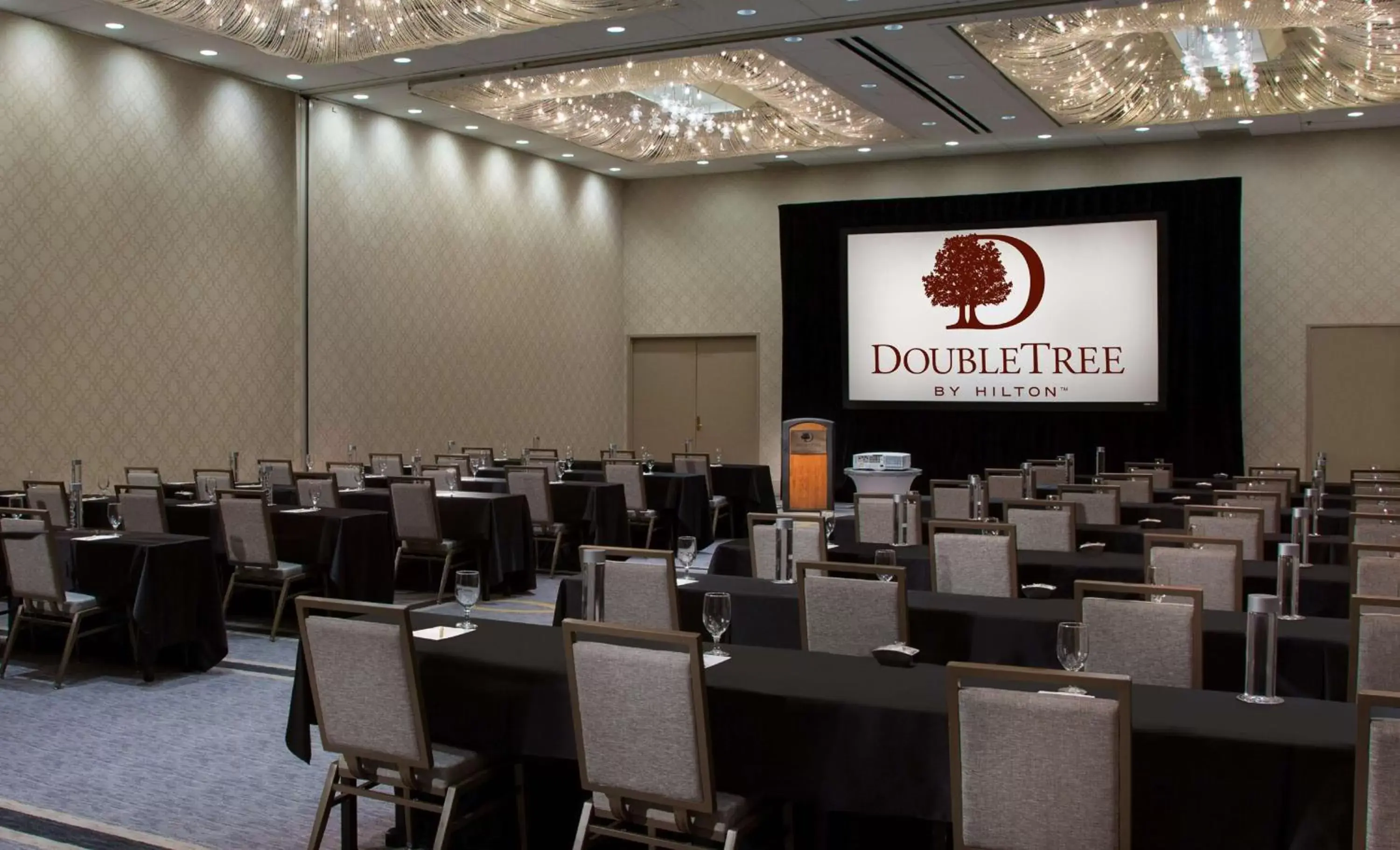 Meeting/conference room in DoubleTree by Hilton Chicago - Oak Brook