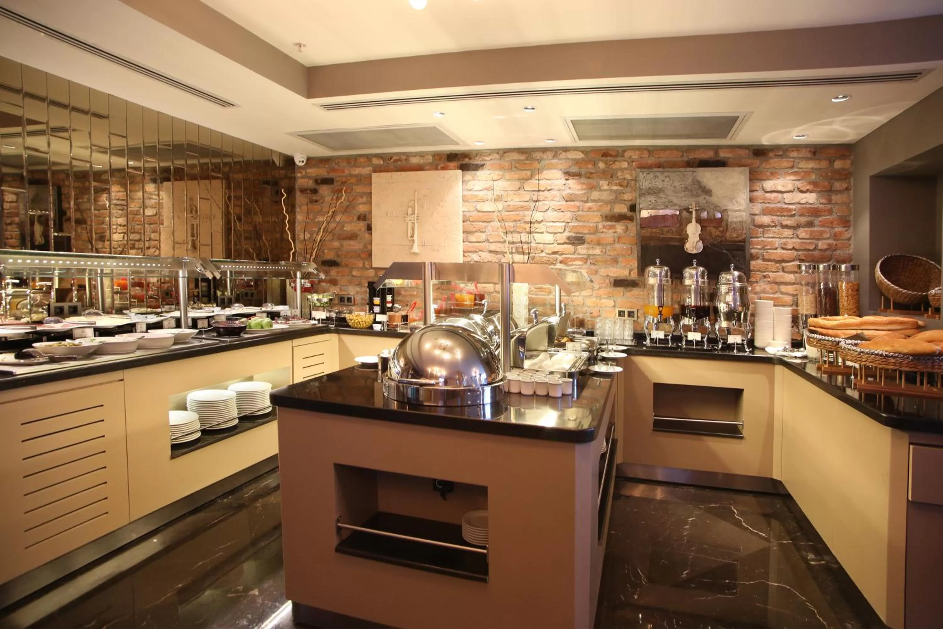 Restaurant/places to eat in Berjer Boutique Hotel & Spa