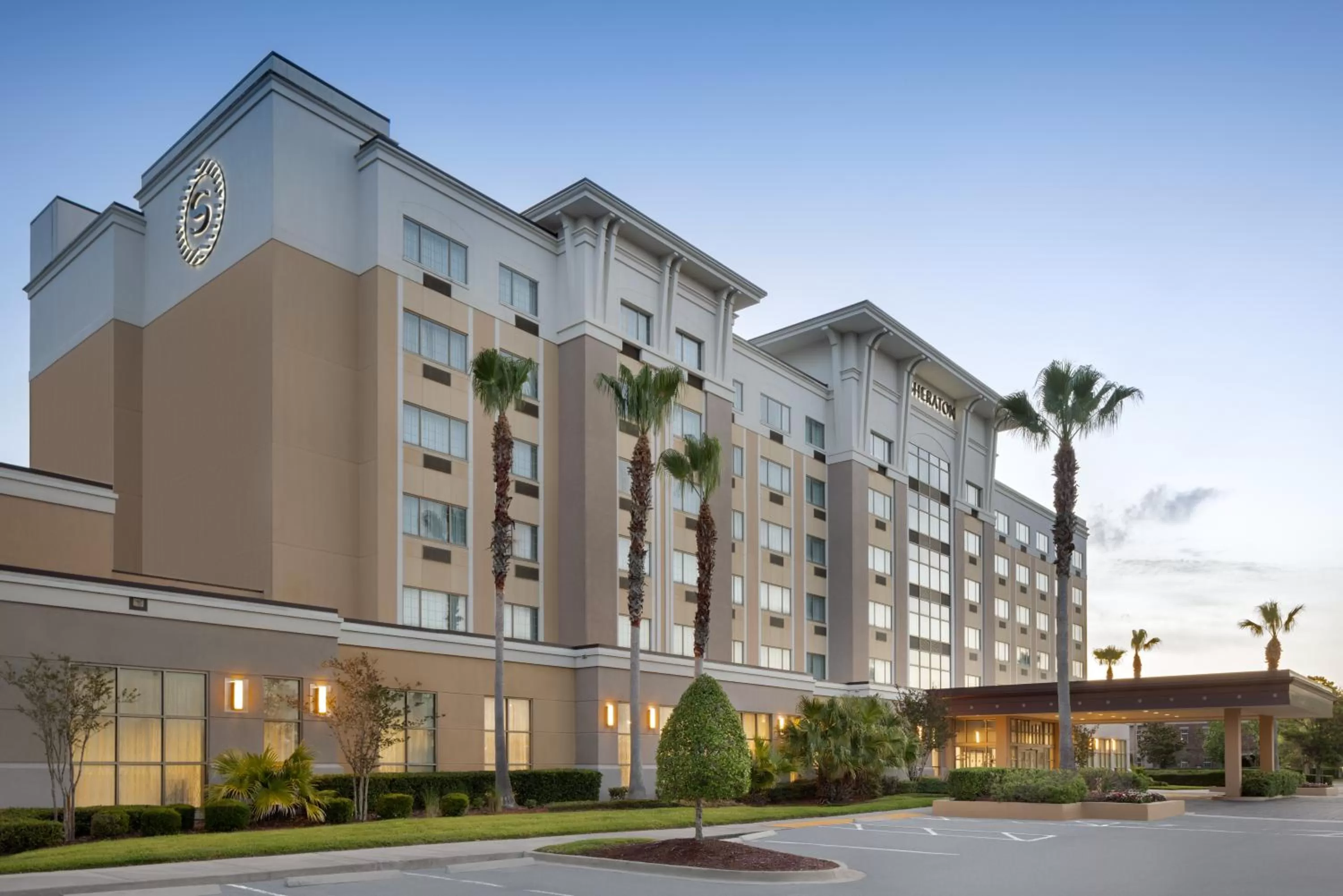 Property building in Sheraton Jacksonville Hotel