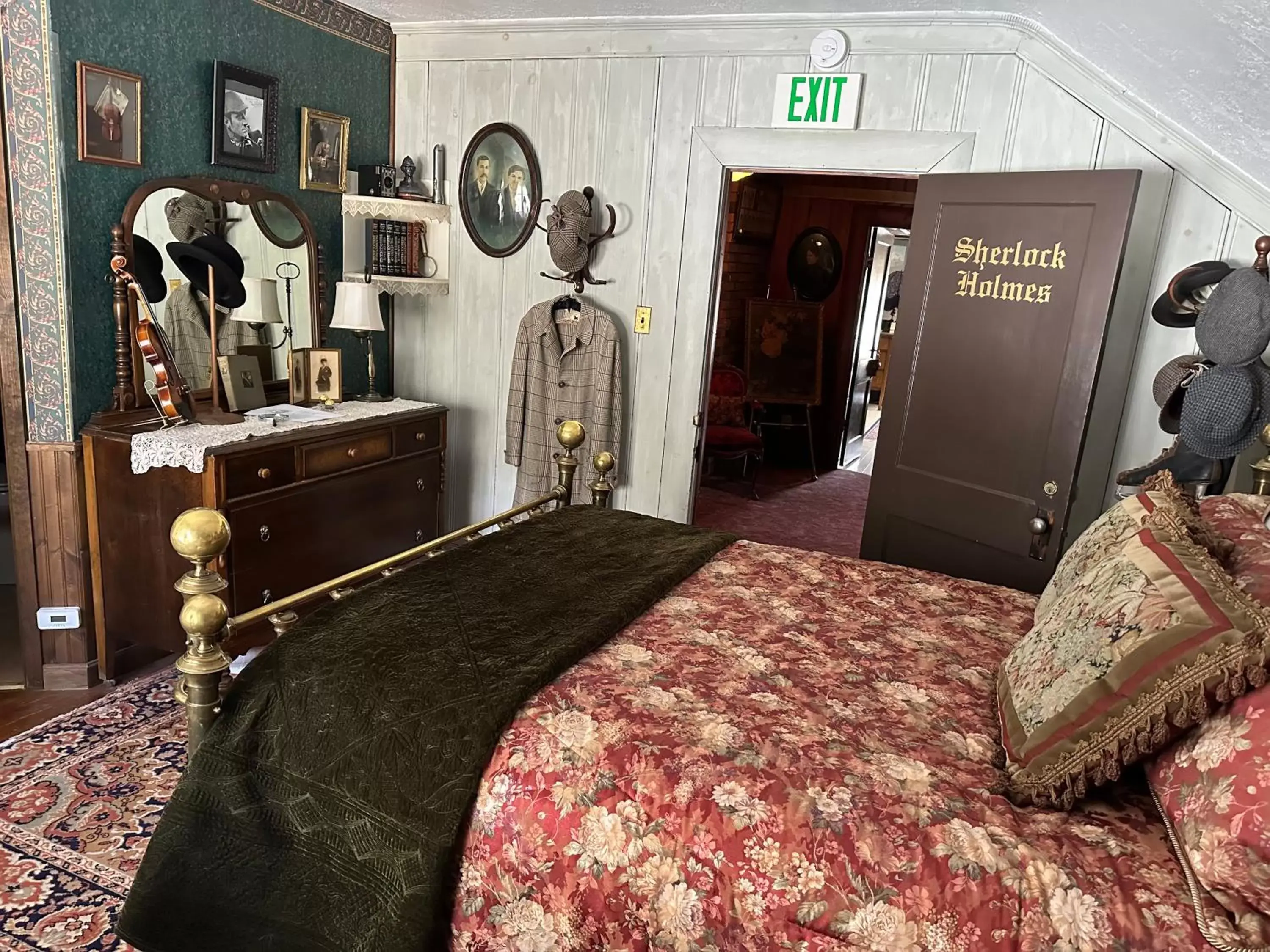 Bed in Inn of Glen Haven