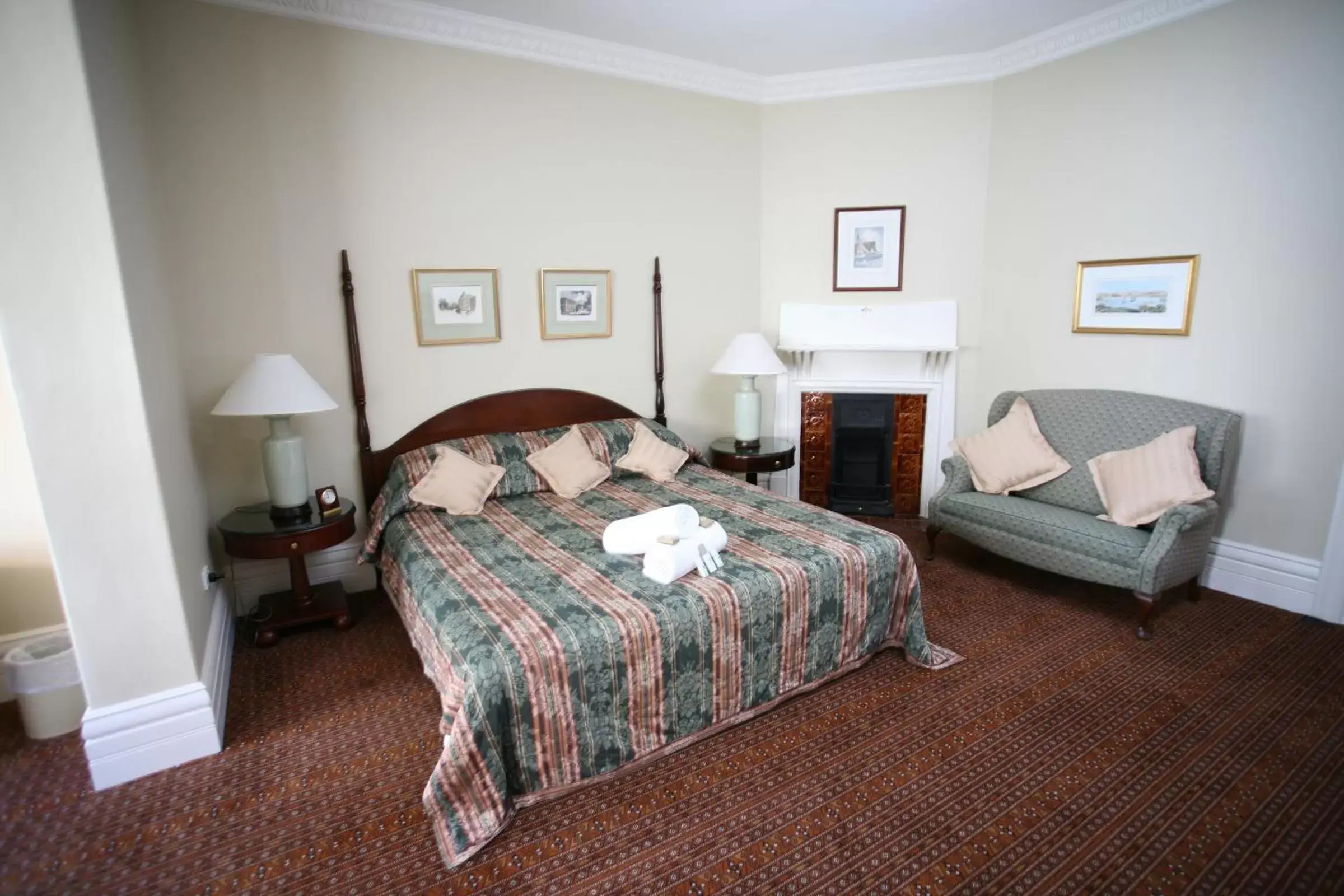 Bedroom, Bed in Darcy's Hotel