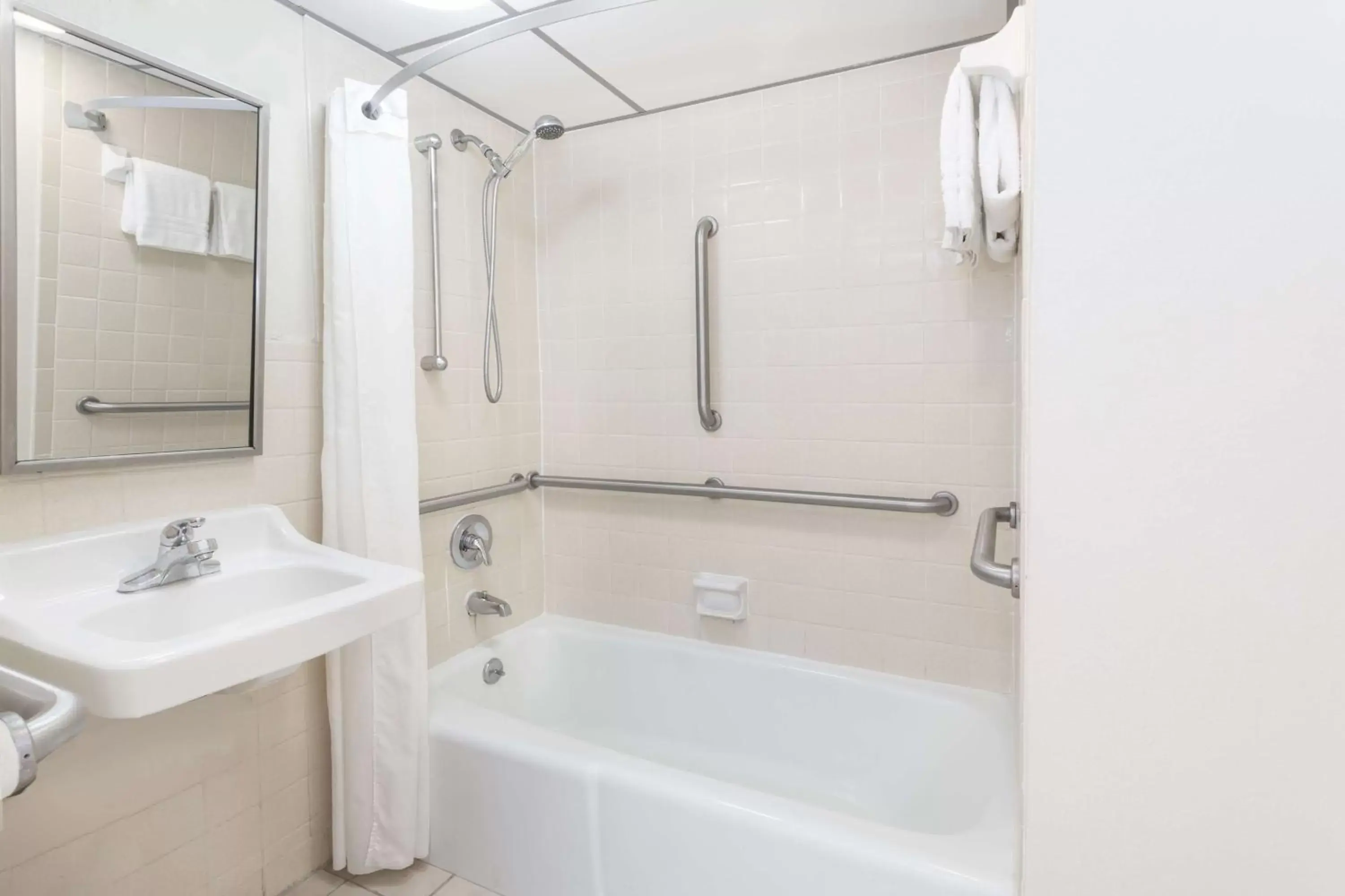 Double Room with Two Double Beds - Non-Smoking in Super 8 by Wyndham Valdosta Mall Double Room with Two Double Beds - Non-Smoking in Super 8 by Wyndham Valdosta Mall