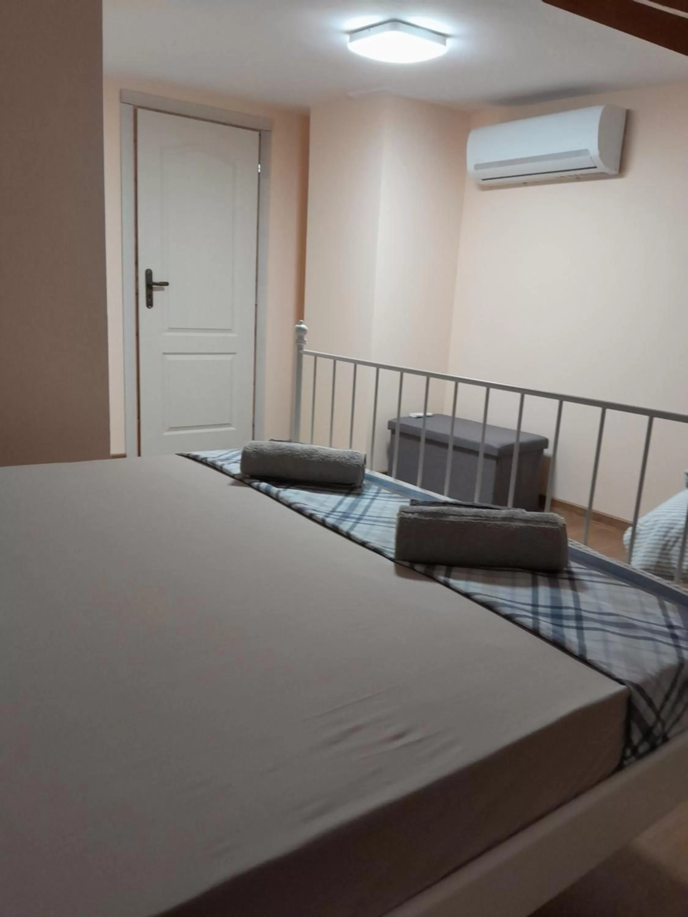 Bed in HANCHO SevenUps - KAPANA Plovdiv Center