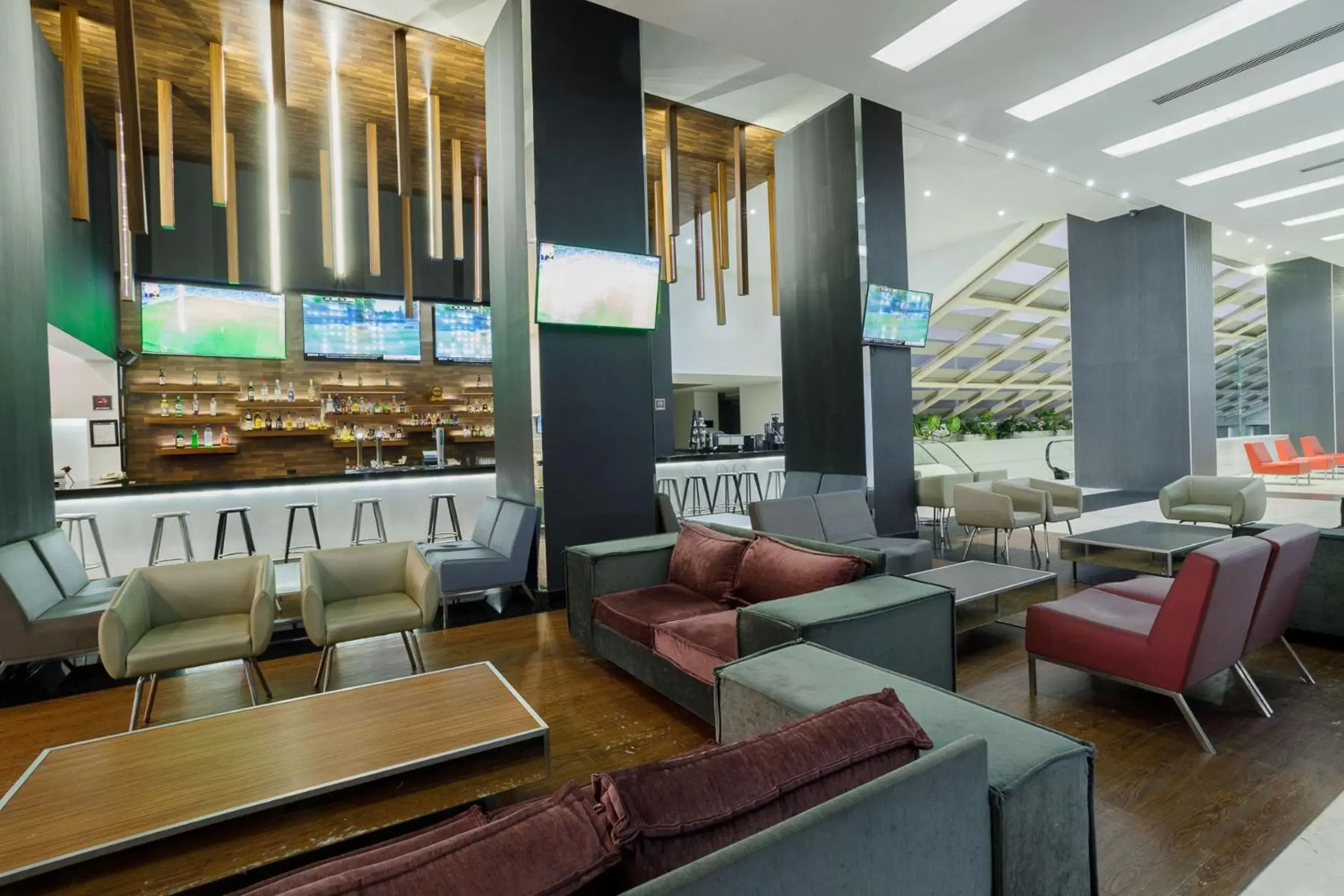 Lounge or bar in Real Inn Tijuana by Camino Real Hotels