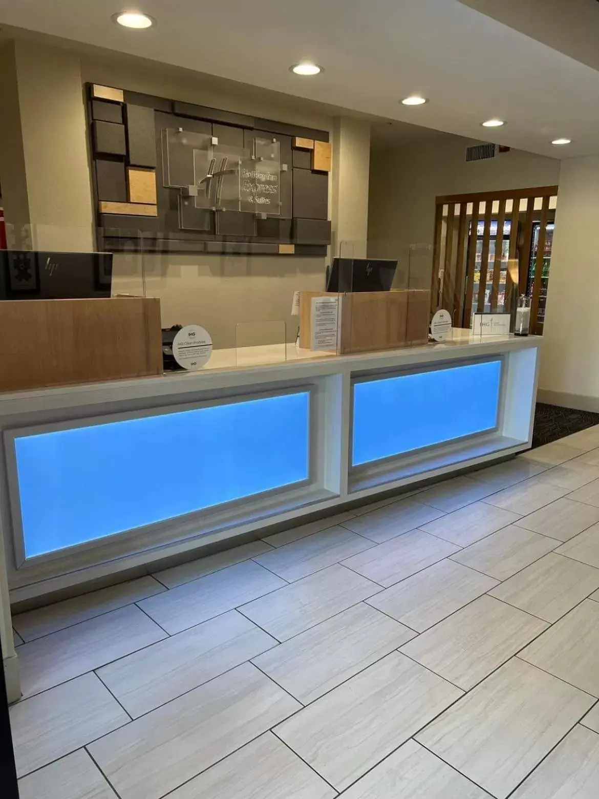 Lobby/Reception in Holiday Inn Express & Suites Ozona, an IHG Hotel