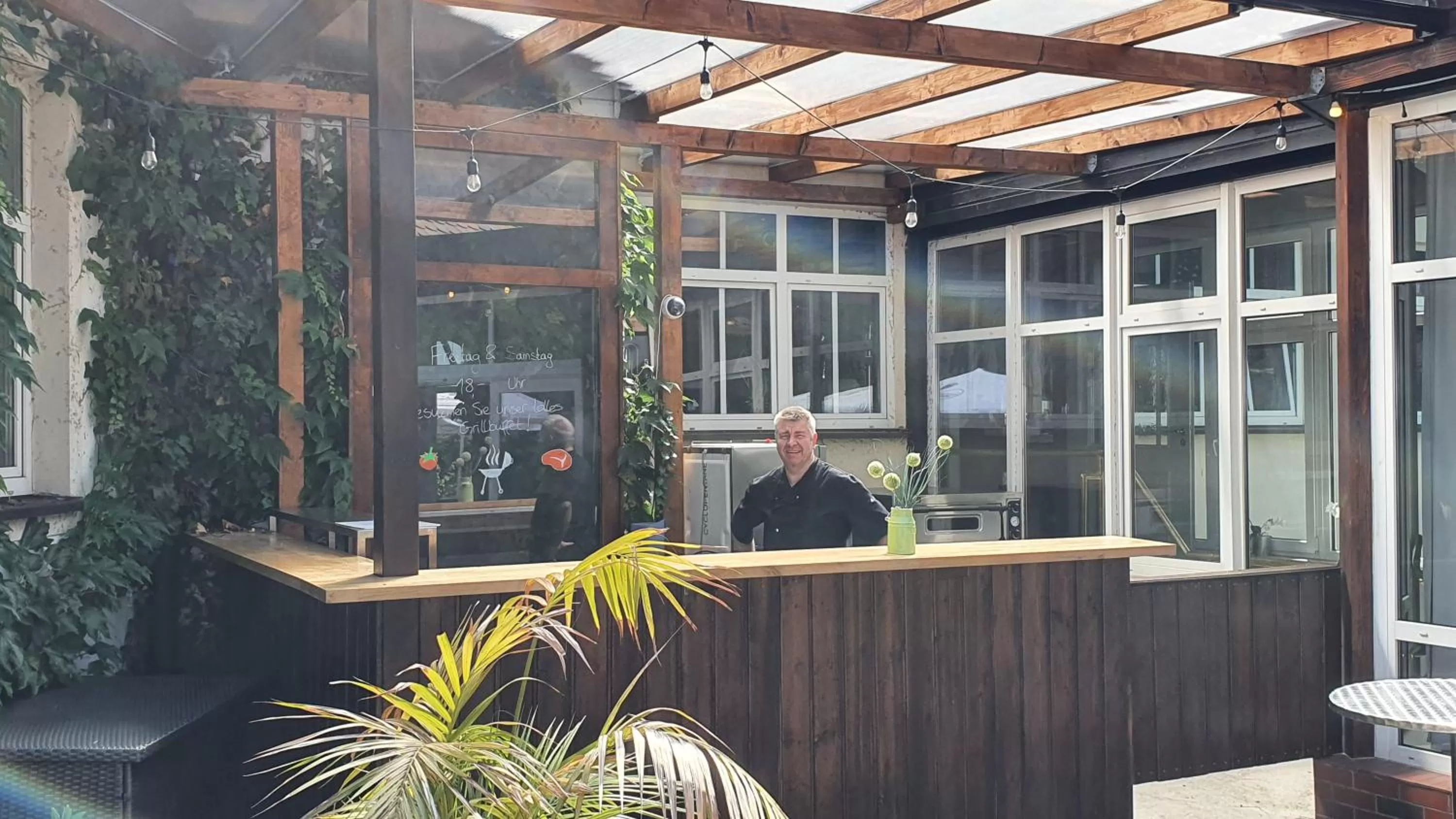 Restaurant/places to eat in Parkhotel Diani