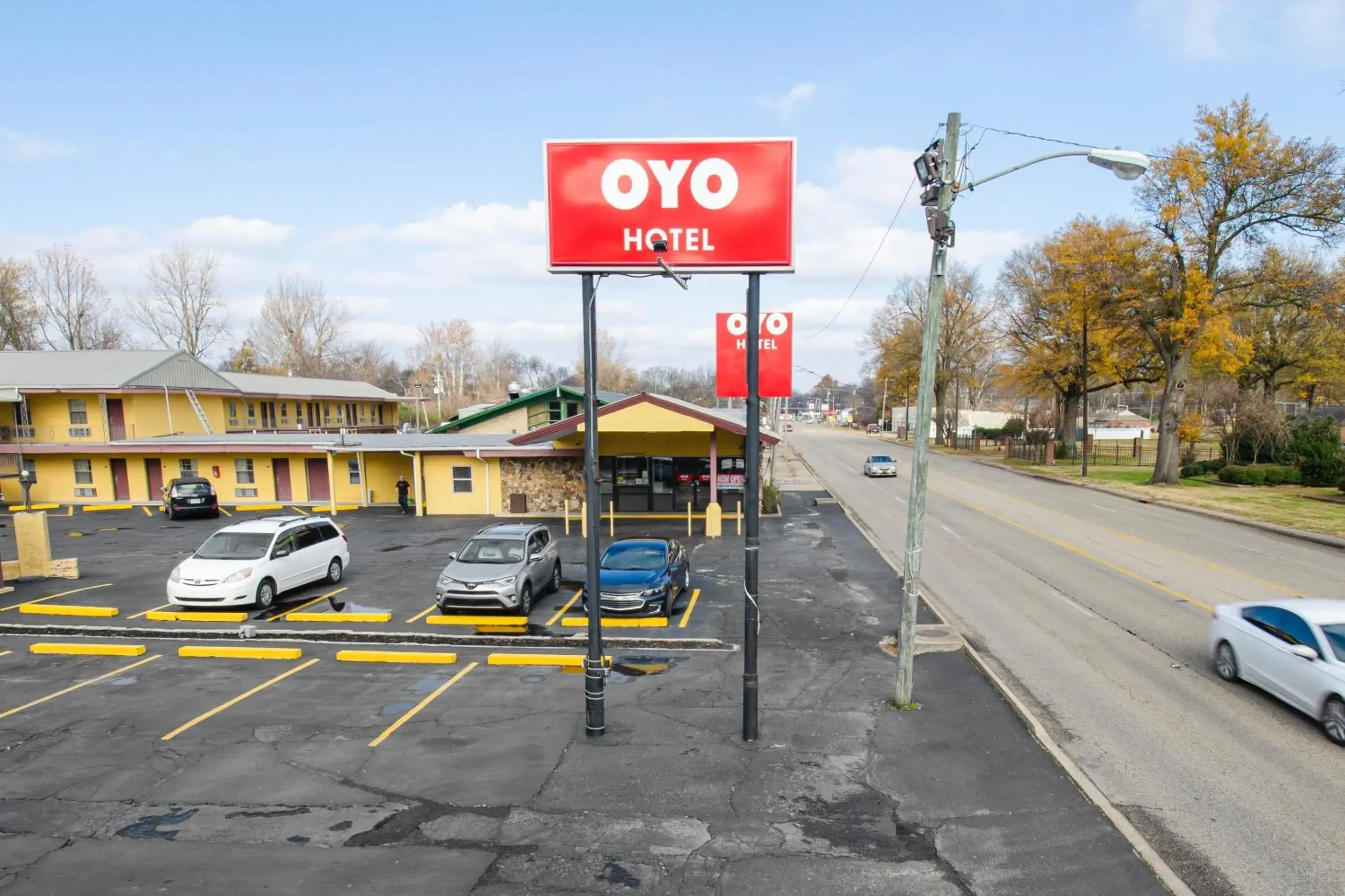 Facade/entrance in OYO Hotel Blytheville AR I-55