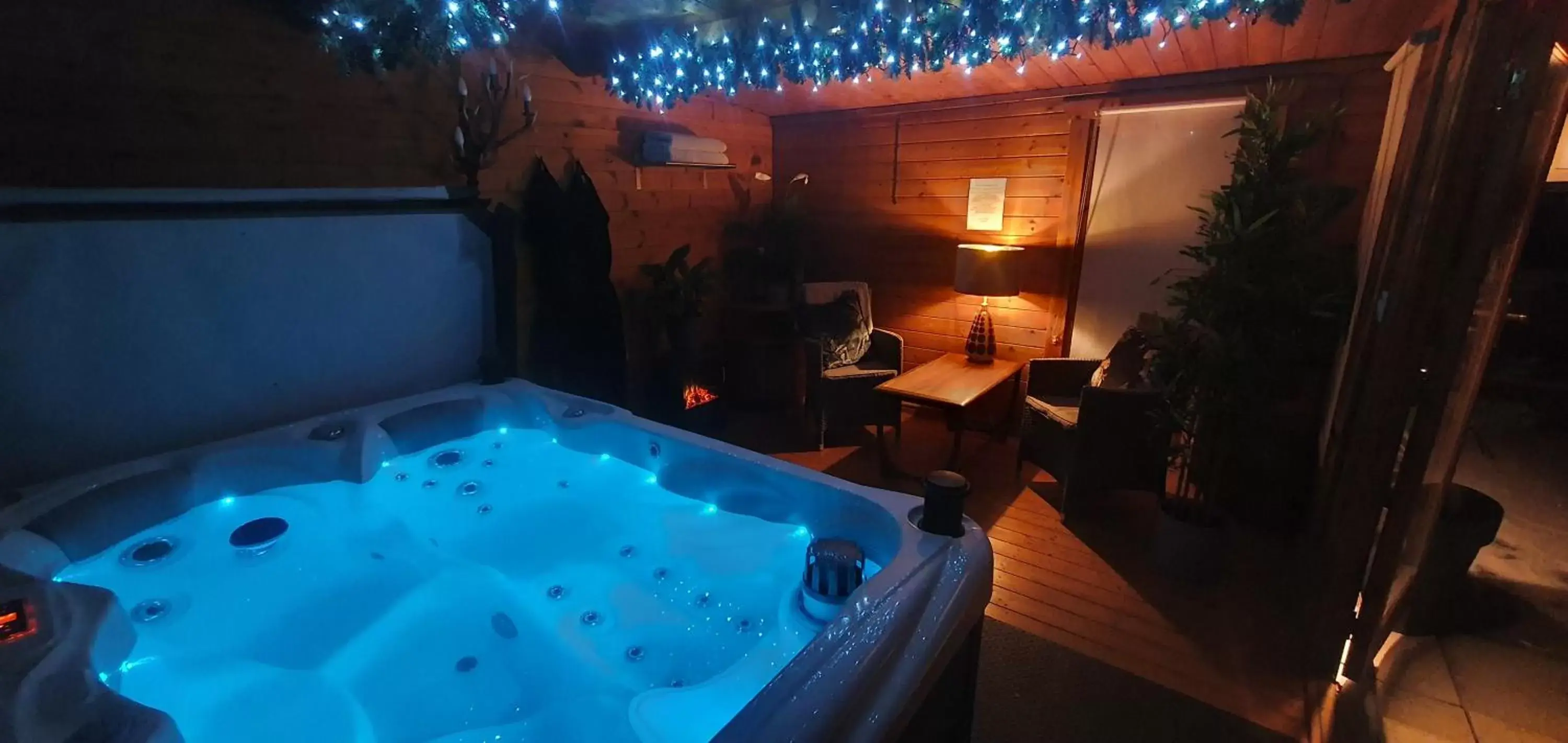 Night in Cader Suite plus Luxury Hot Tub