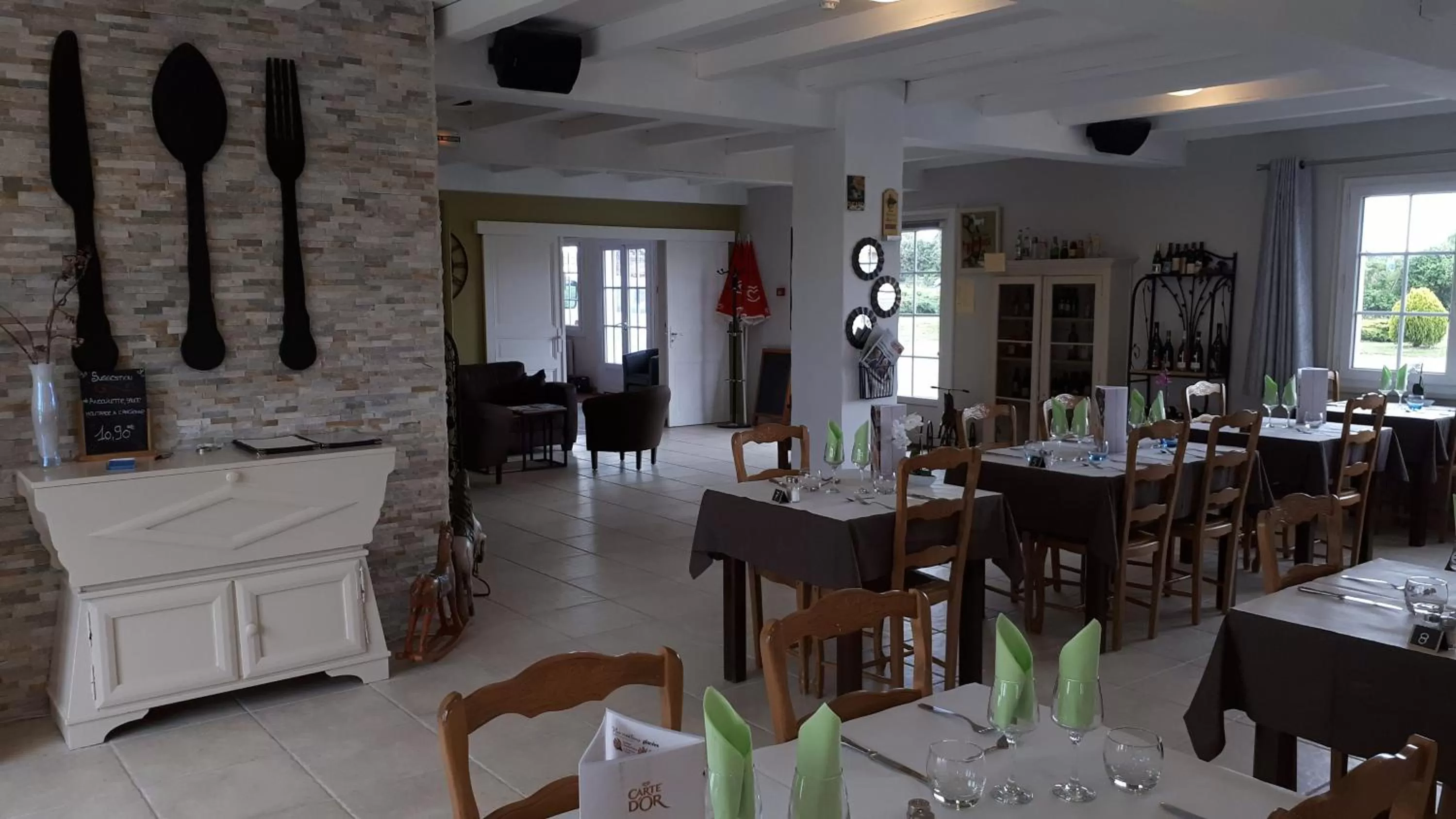 Restaurant/places to eat in Le Mareuillais Hotel-Restaurant