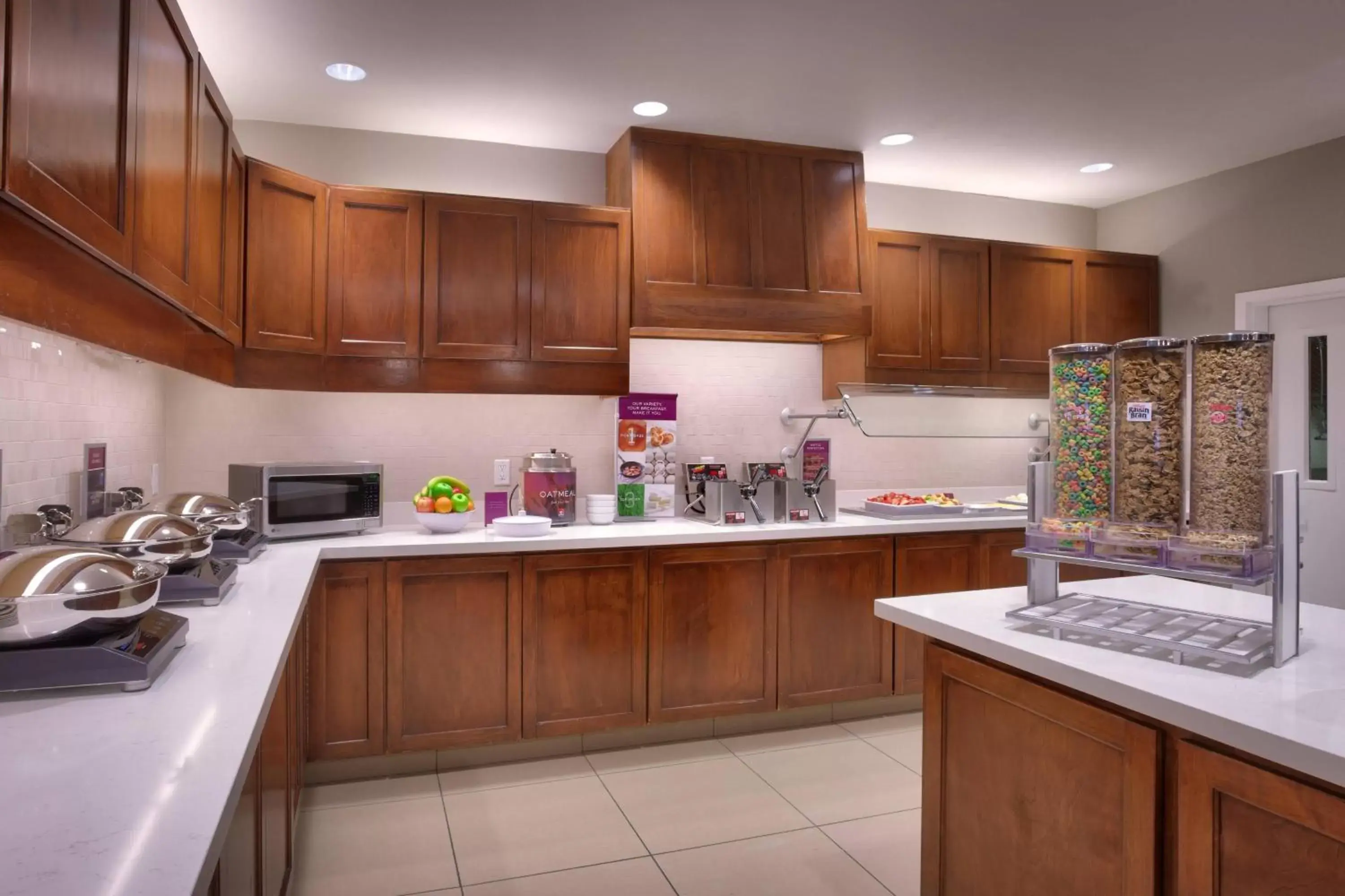 Breakfast, Kitchen/Kitchenette in Residence Inn Salt Lake City Sandy