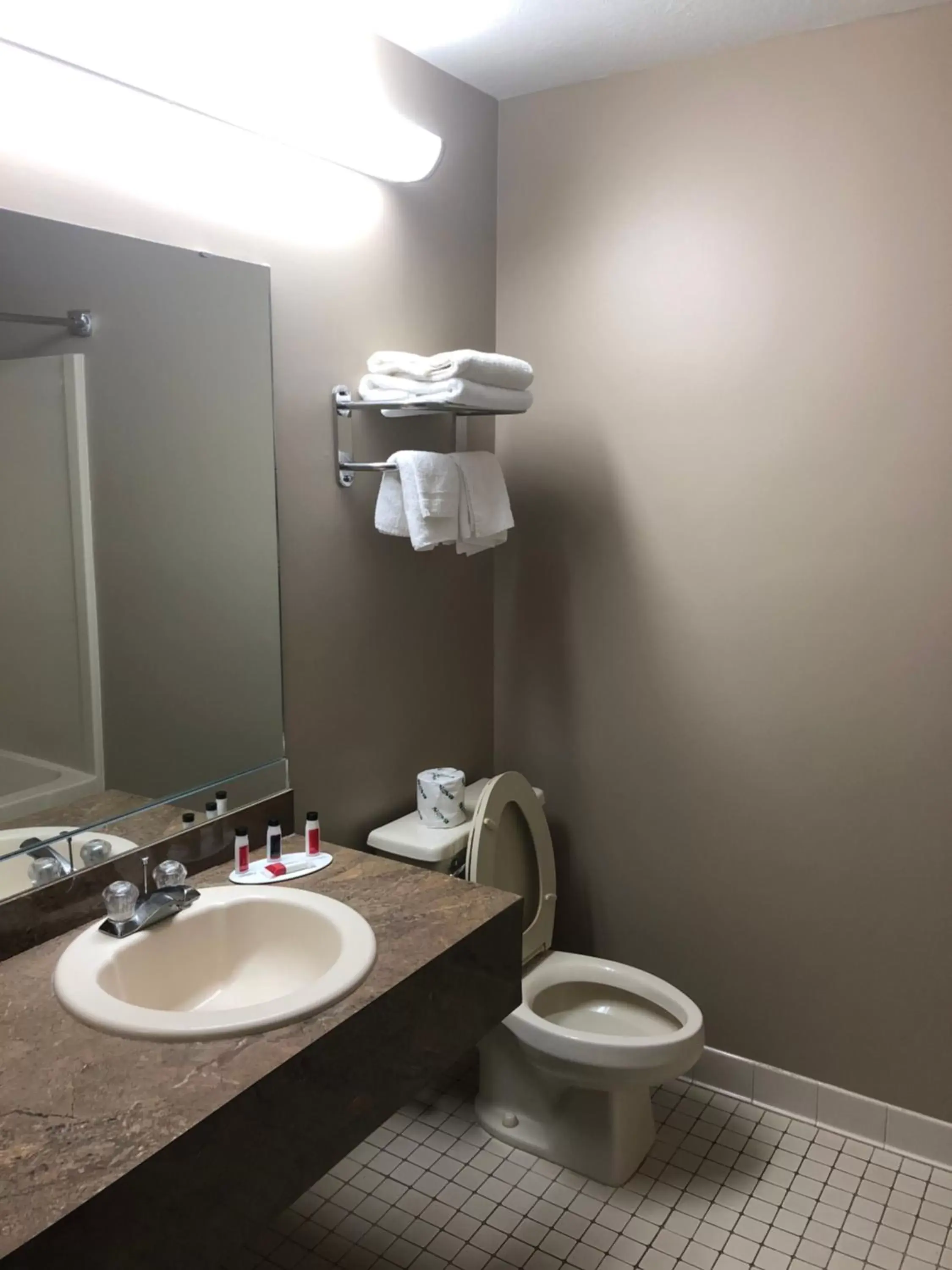 Bathroom in Super 8 by Wyndham Harrison OH