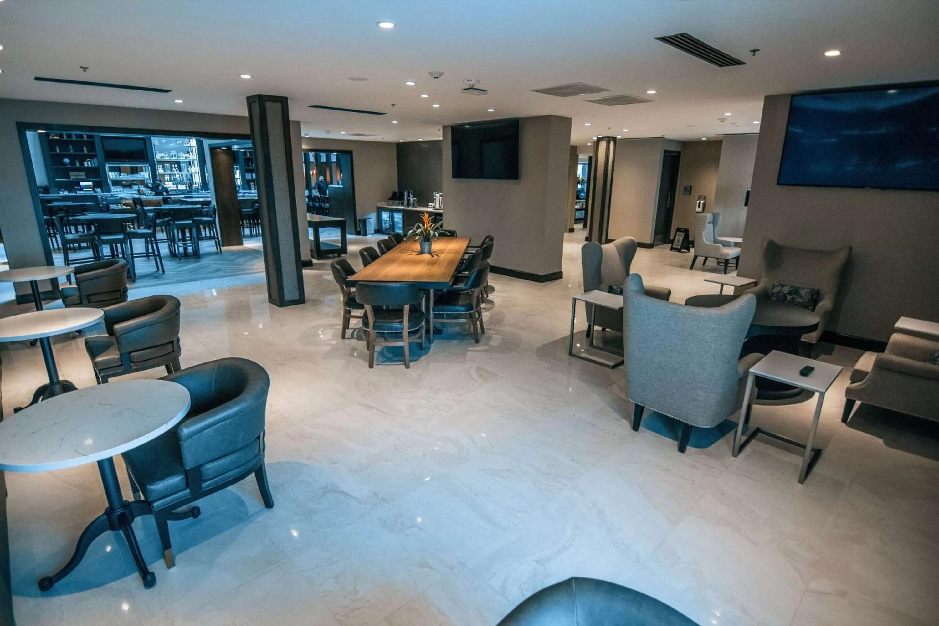 Lounge or bar in Doubletree By Hilton Lubbock - University Area