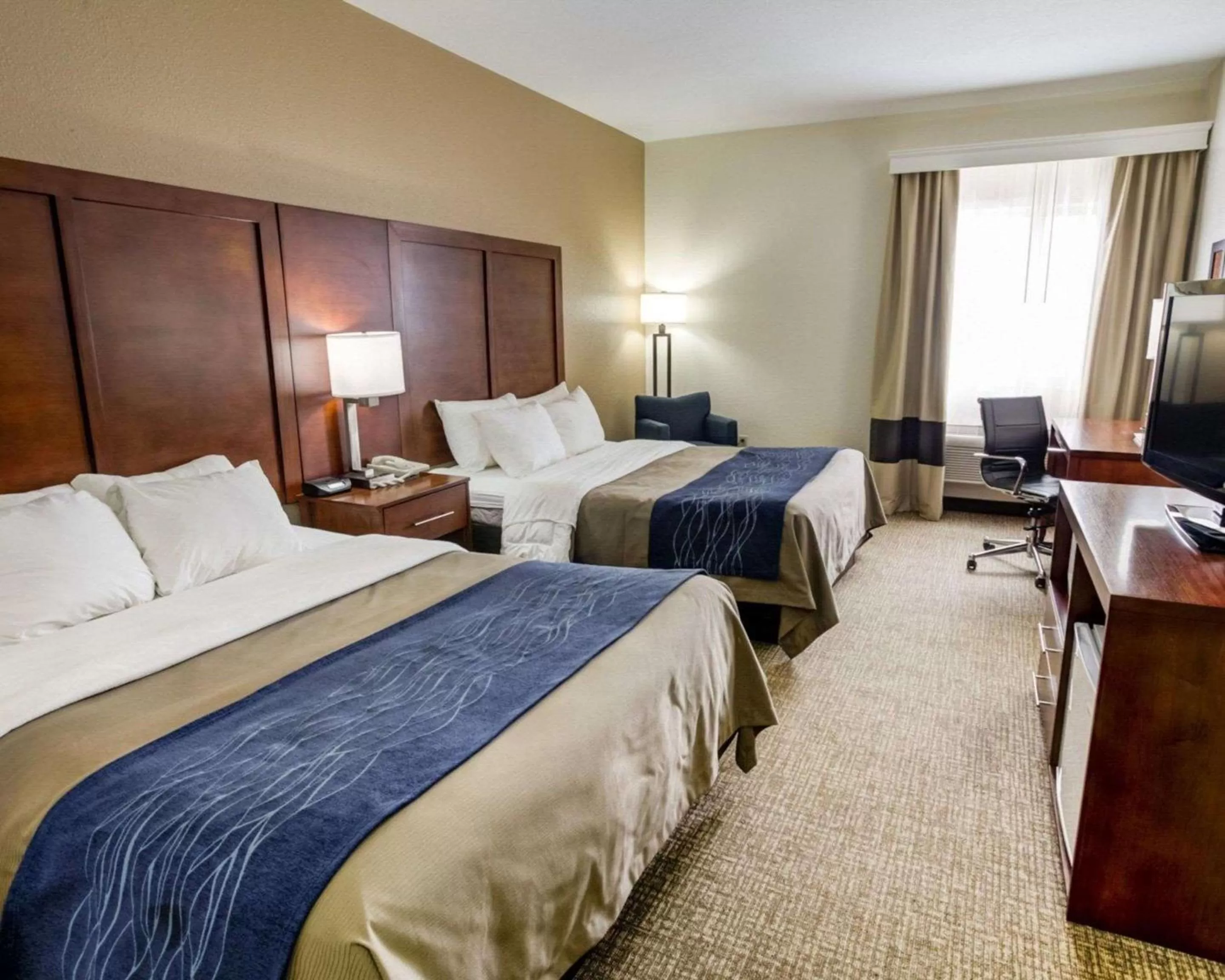 Photo of the whole room, Bed in Comfort Inn Kearney - Liberty