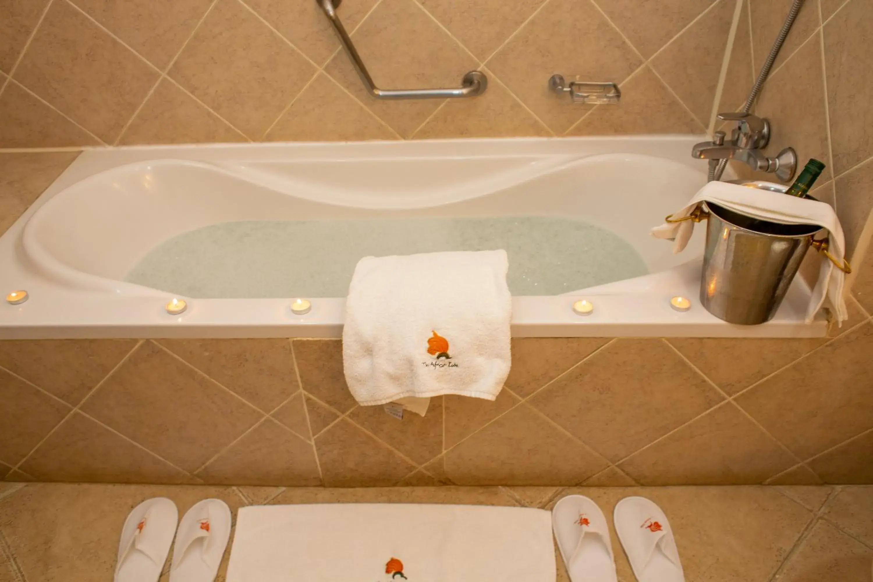 Bathroom in The African Tulip Hotel