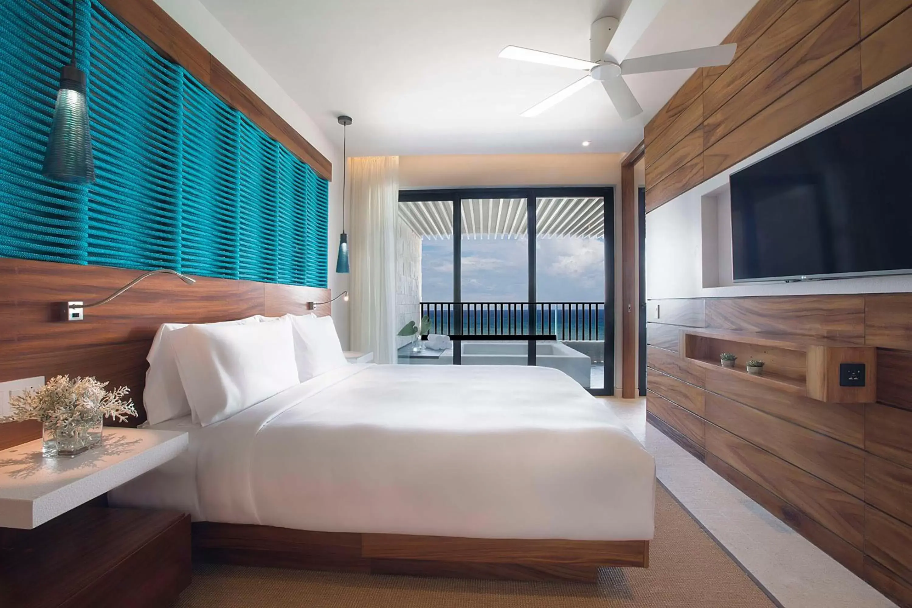 Photo of the whole room, Bed in Grand Hyatt Playa del Carmen Resort