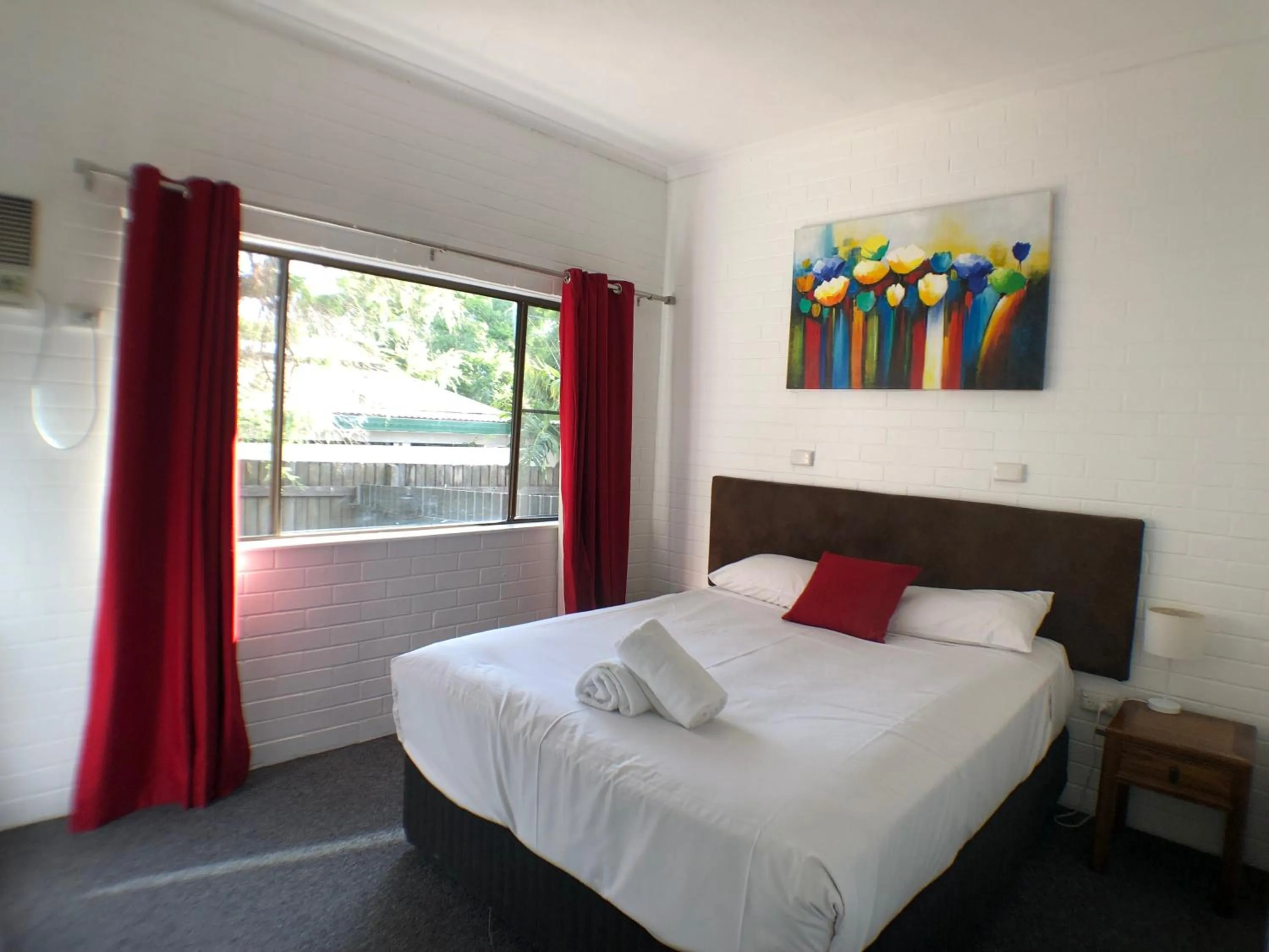 Bed in Allan Cunningham Motel