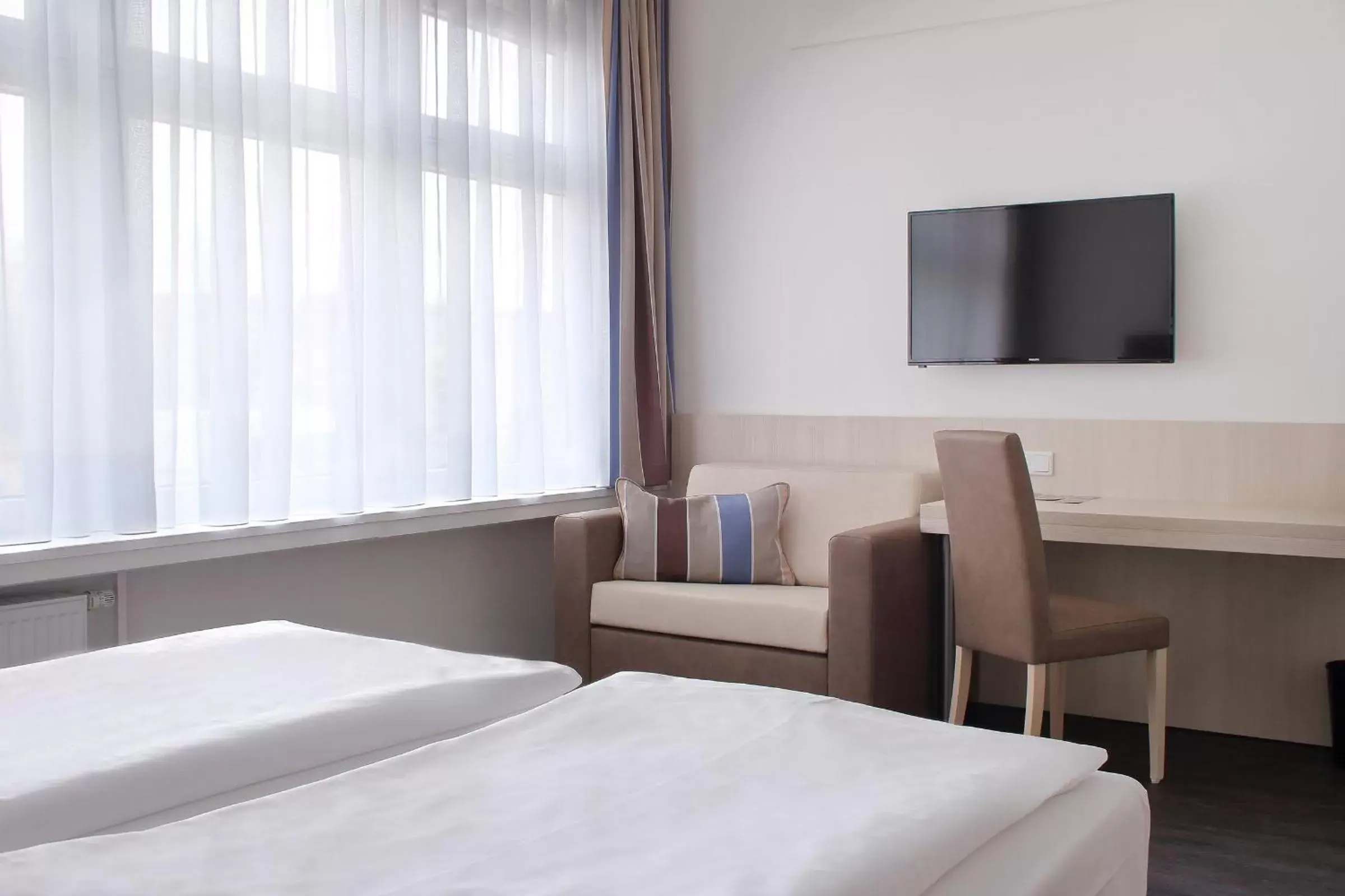 Bedroom, Bed in Viva Hotel Lübeck Bedroom, Bed in Viva Hotel Lübeck