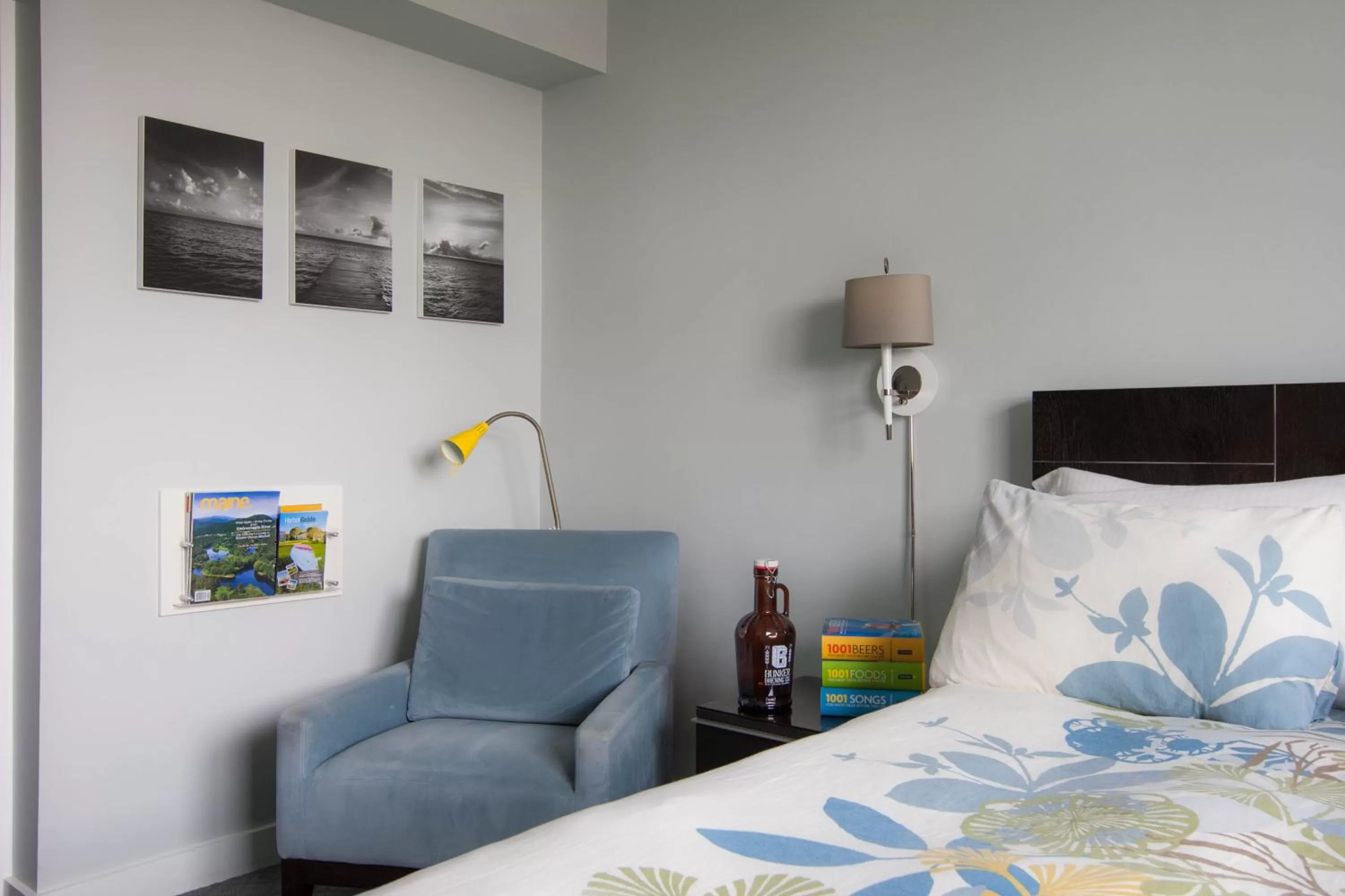 Seating area in Ale House Inn