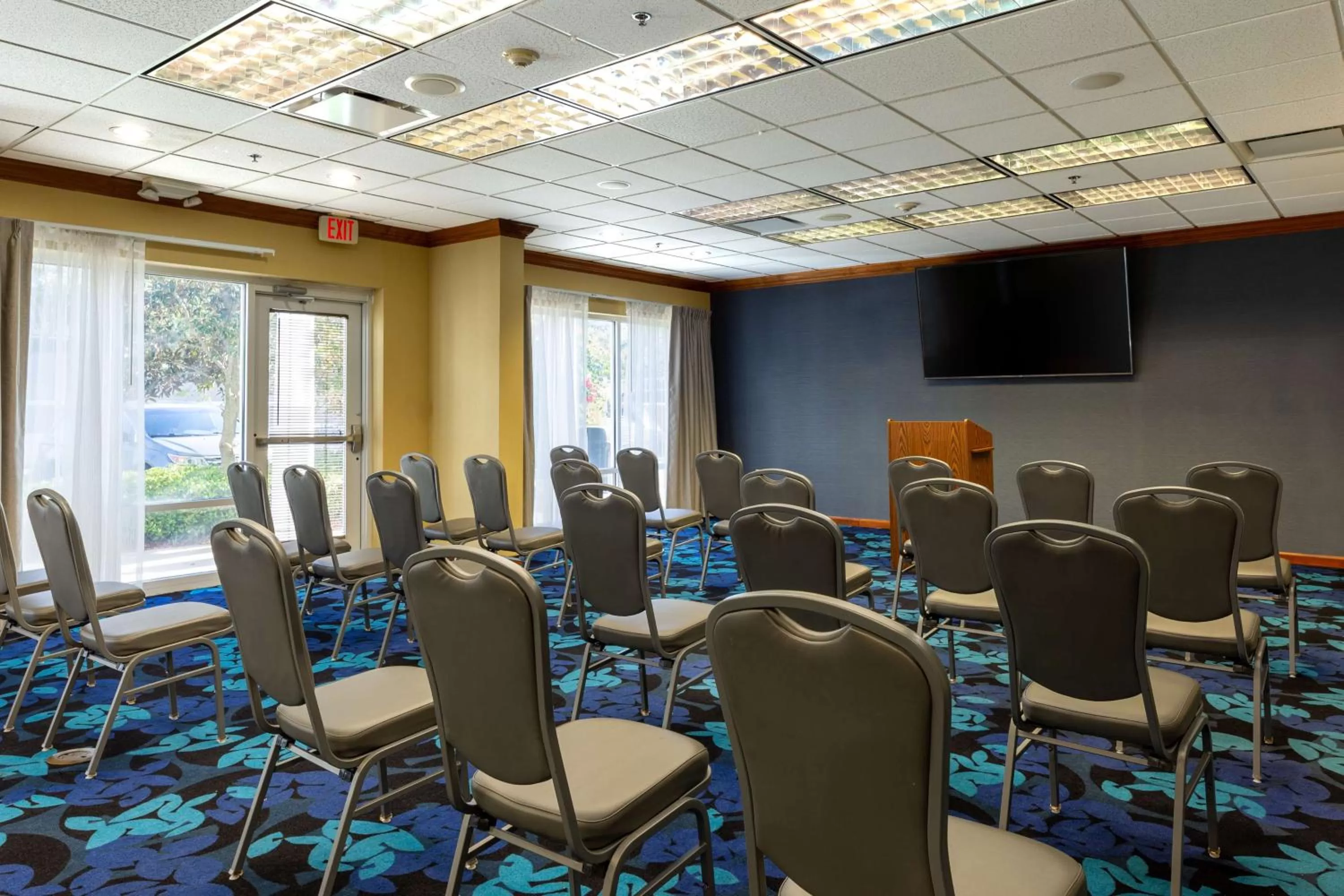 Meeting/conference room in Hampton Inn & Suites Jacksonville Deerwood Park