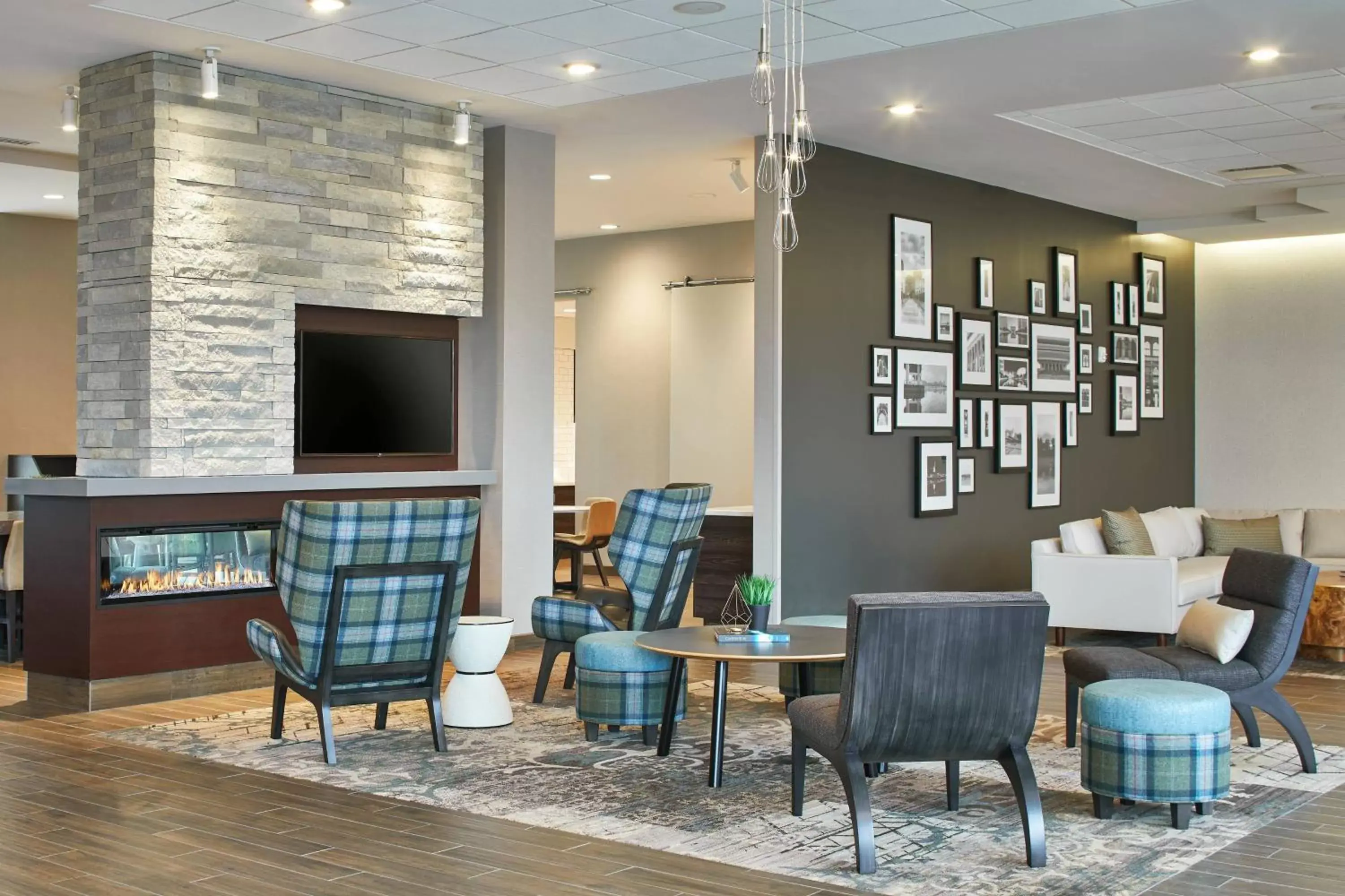 Lobby or reception, Lounge/Bar in Residence Inn by Marriott Albany Airport