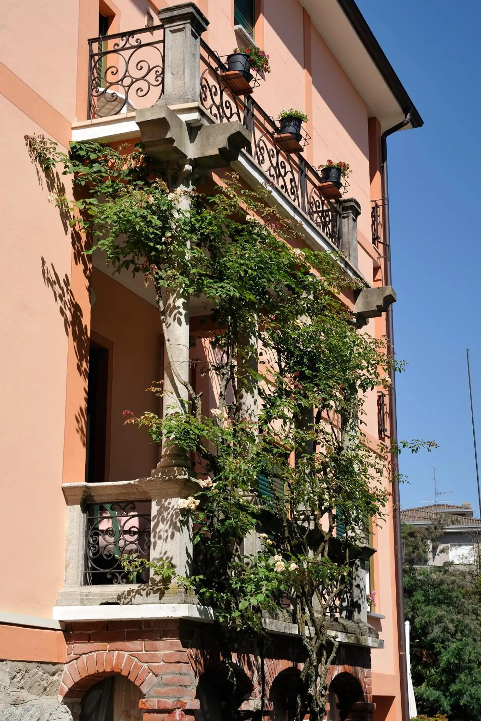 Property Building in Hotel Villa Mon Toc