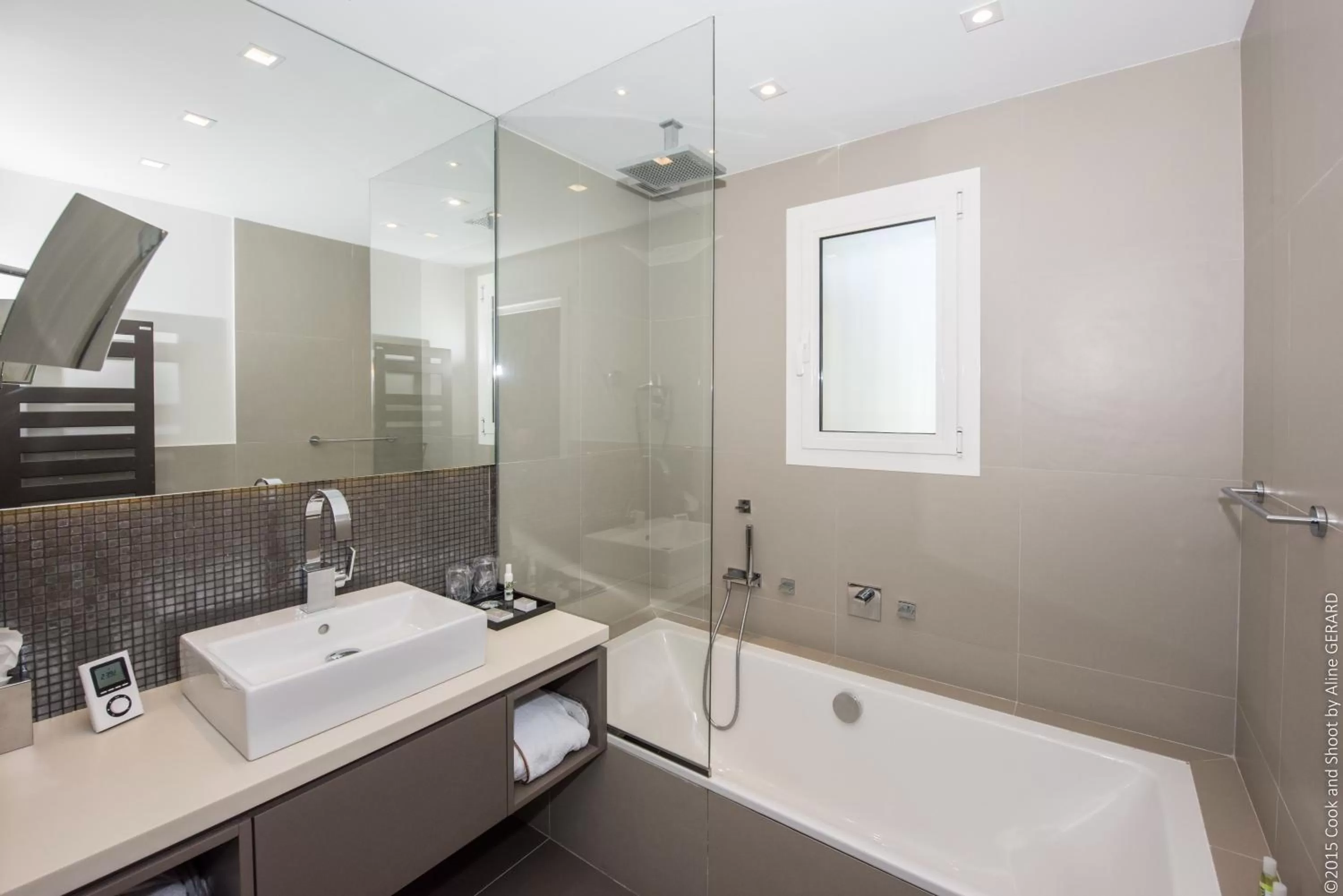 Deluxe Room with Terrace in Hôtel Château de la Bégude The Originals Collection