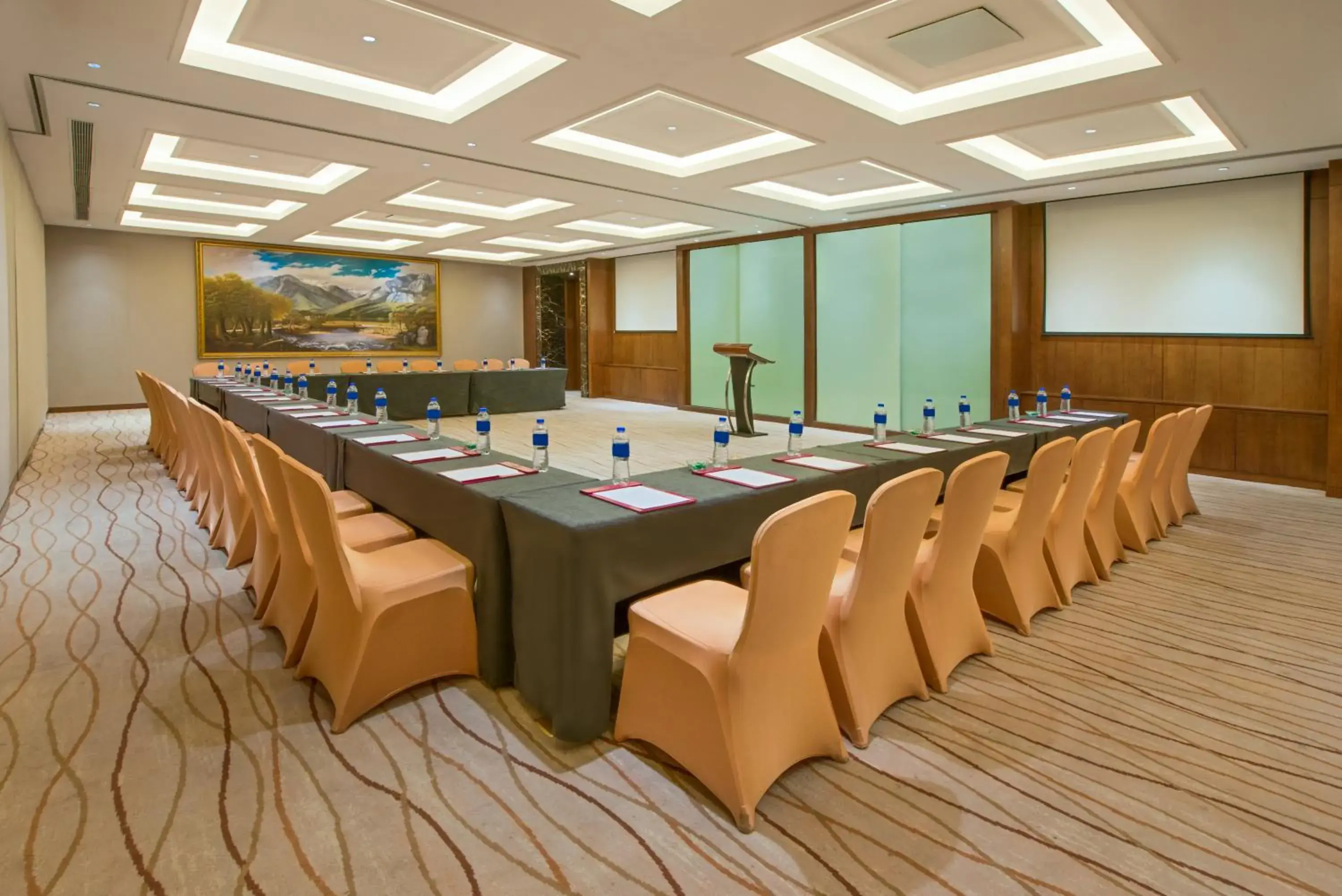 Meeting/conference room in Crowne Plaza Shanghai Noah Square, an IHG Hotel