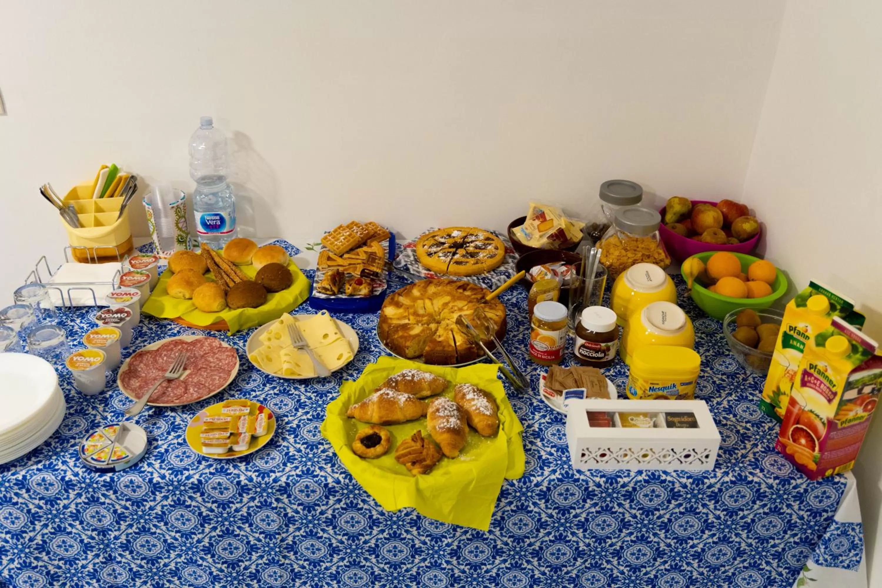 Buffet breakfast in Morfeo B&B